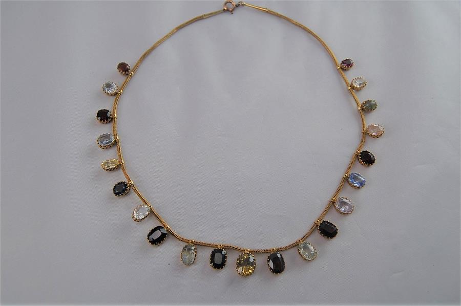Gold metal fine rope-twist necklace, suspended a fringe of 21 semi-precious stones - Image 5 of 11