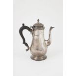 Geo V S/S Coffee Pot Queen Anne design of plain baluster form with urn shape finial and ebonised