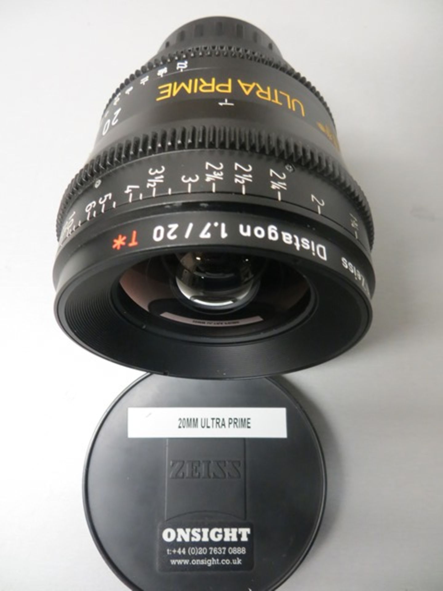 Zeiss Arri Ultra Prime set comprising T1.9 lenses, 20mm s/n 8941800, 24mm s/n 8937597, 32mm s/n - Image 2 of 5