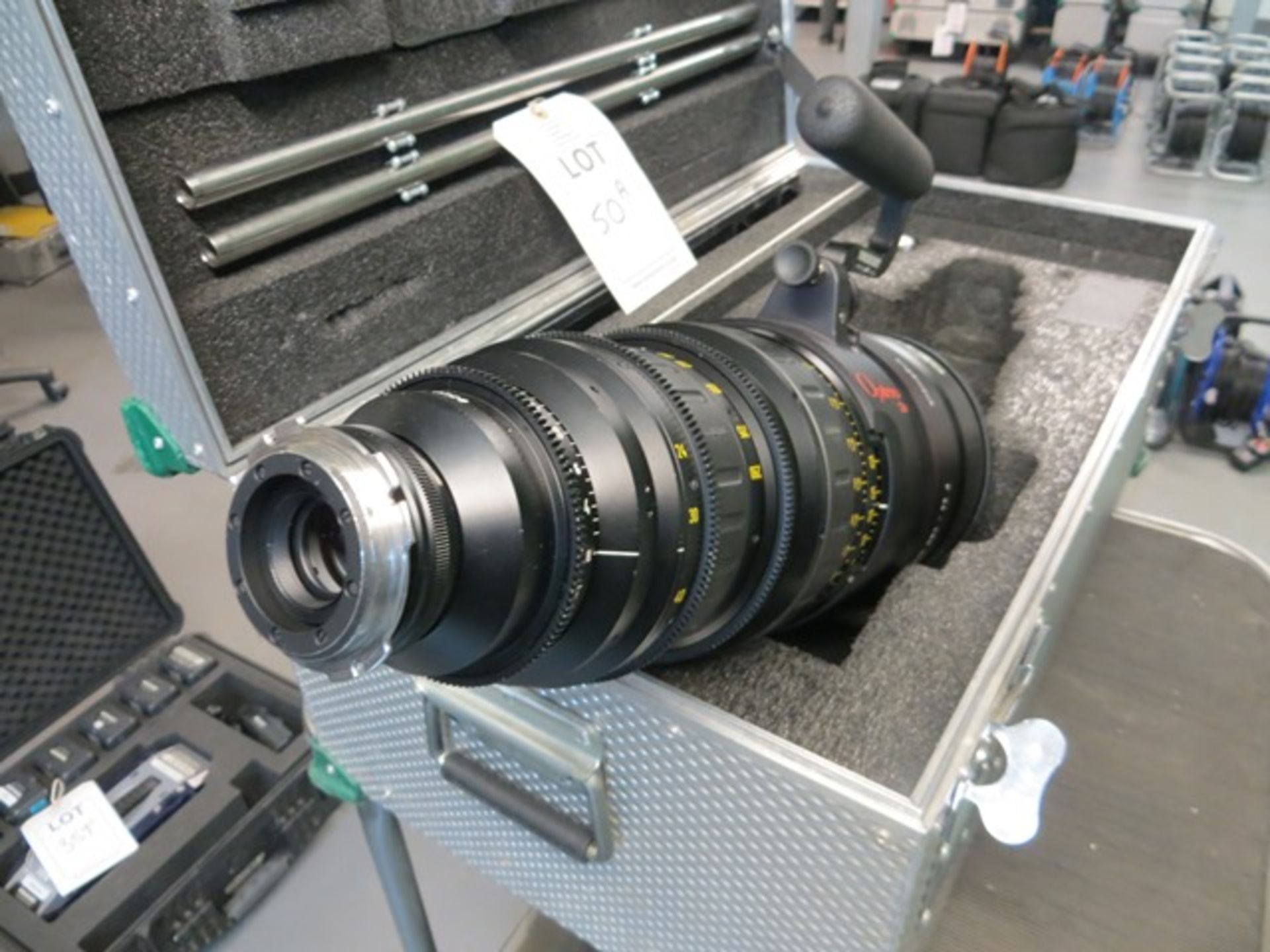Angenieux F24 35mm Optimo 12X 24-290 PL Mount Feet Scale Zoom Lens s/n 2062028 - Image 4 of 4