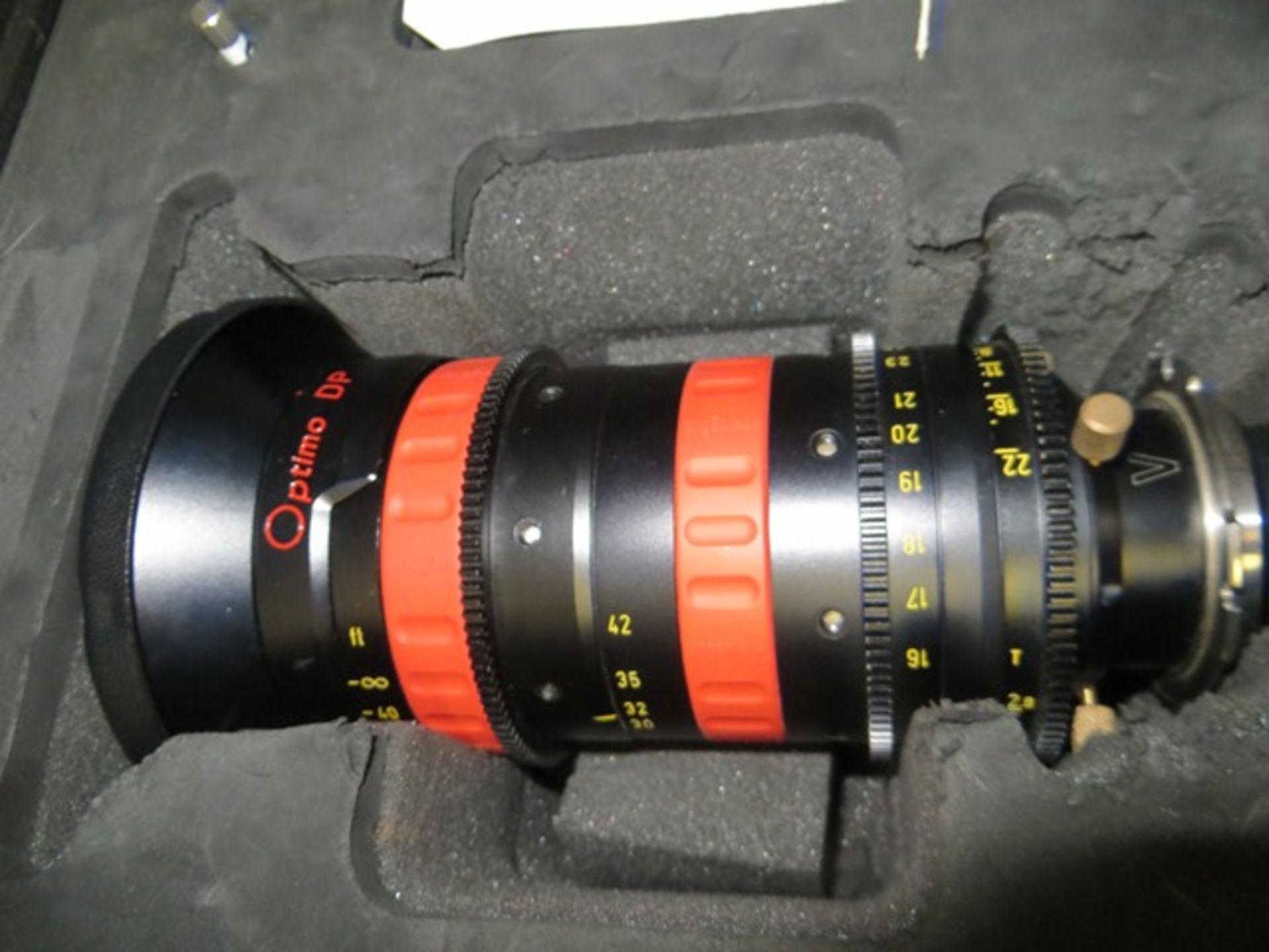 Pair 3D Augineaux Optimo DP 16-42 feet t2.8 lenses s/n 2050113 & 2050021 c/w flight case - Image 2 of 3