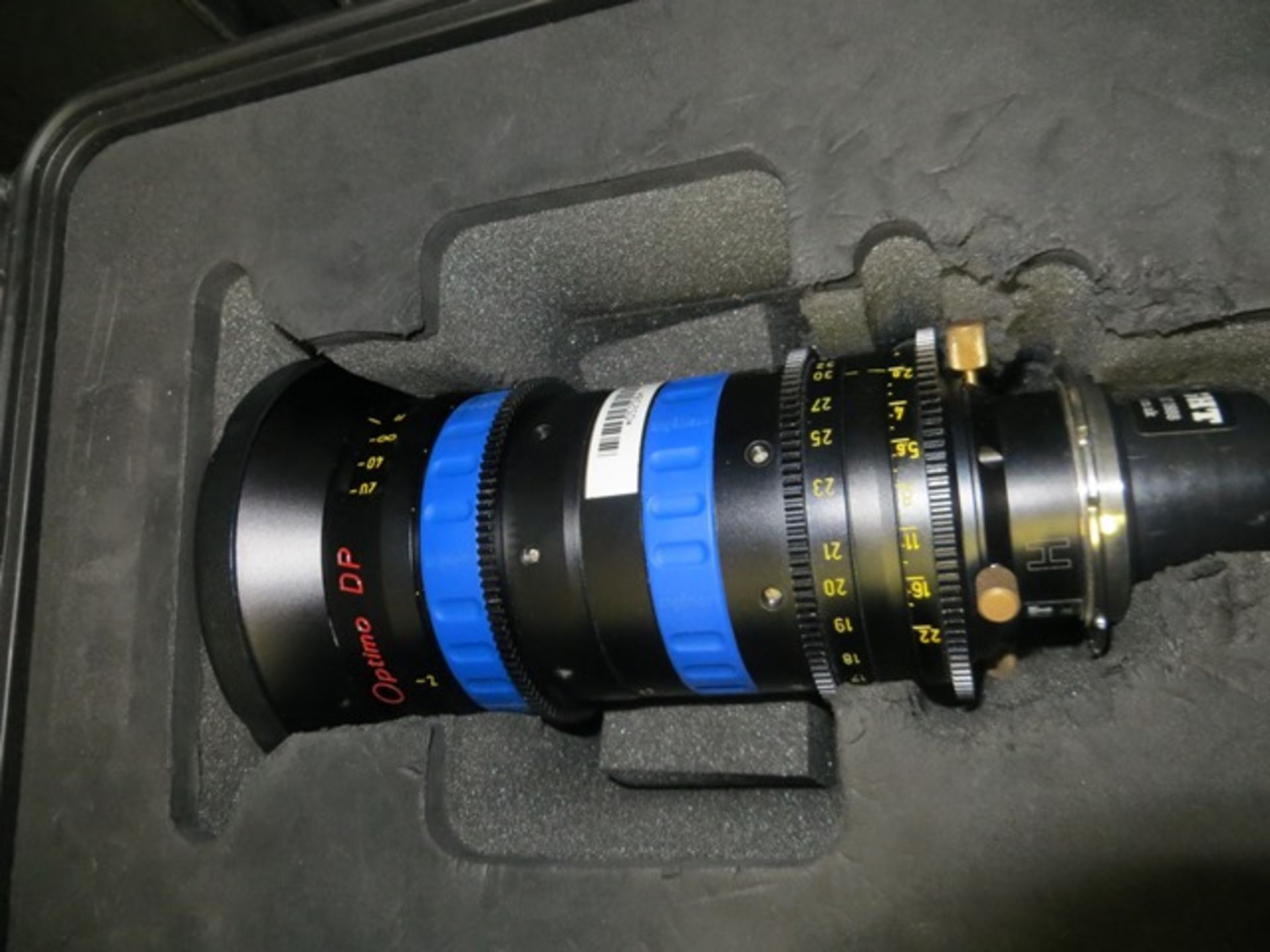 Pair 3D Augineaux Optimo DP 16-42 feet t2.8 lenses s/n 2050113 & 2050021 c/w flight case - Image 3 of 3