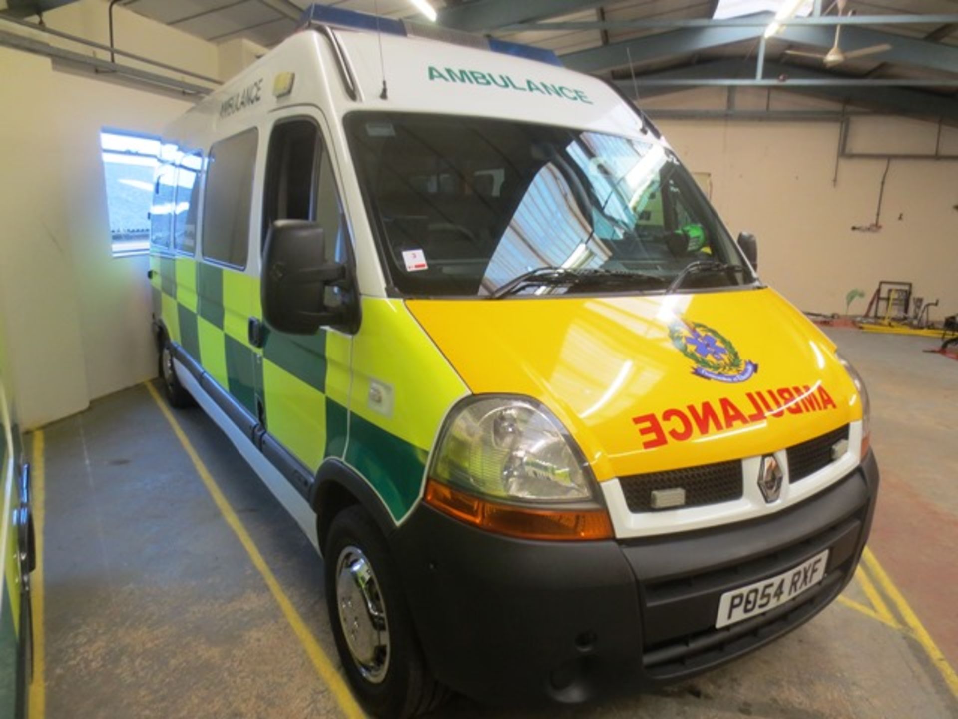 Renault Master LM35 Dci 100 LWB 2463cc diesel ambulance, reg no: PO54 RXF, MOT: 5/2/17, Company ref: - Image 3 of 11