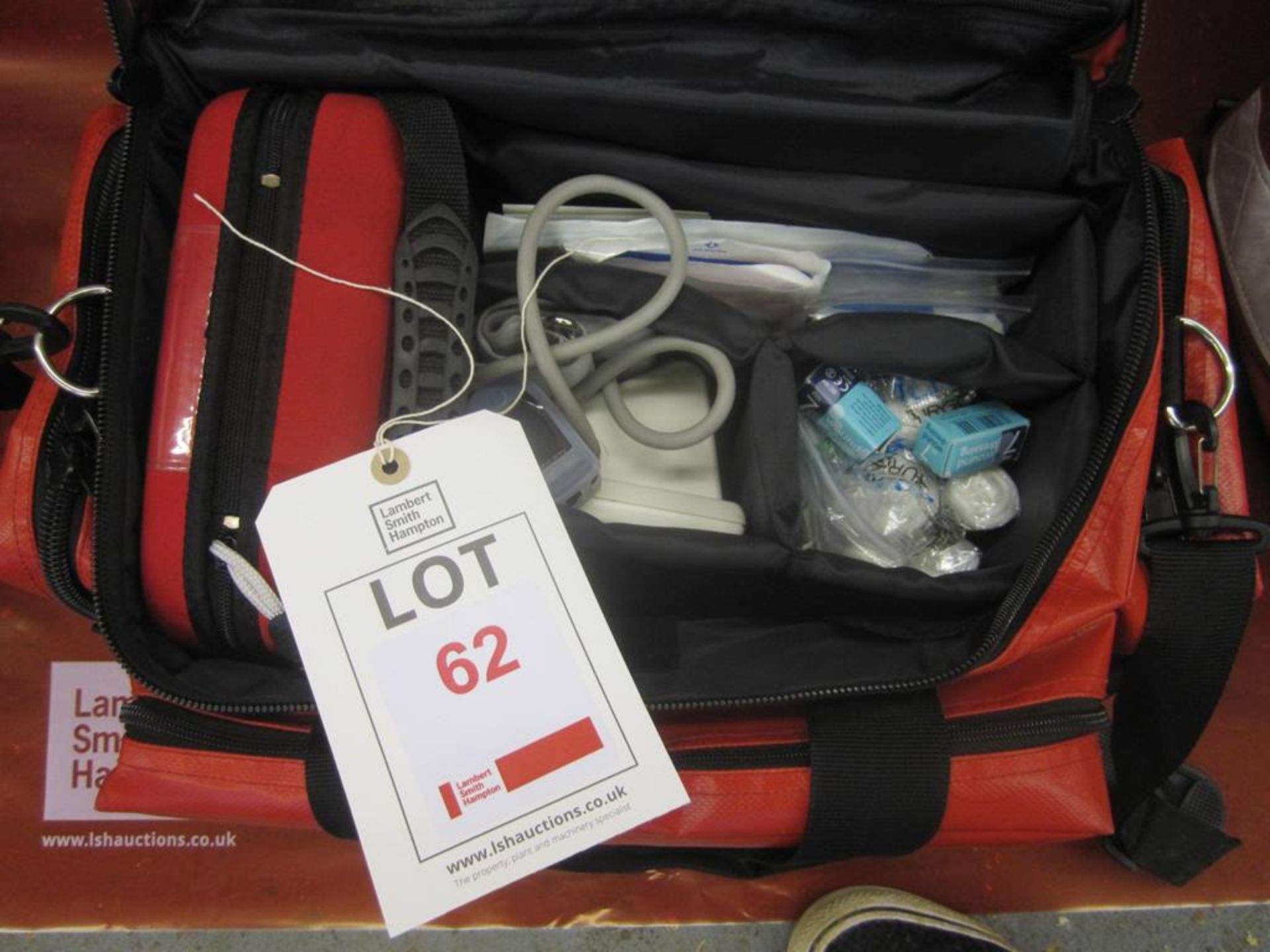 Paramedic First Response carry Go bag and contents, with Laerdal Heart Start defibrillator (NB: Alt.