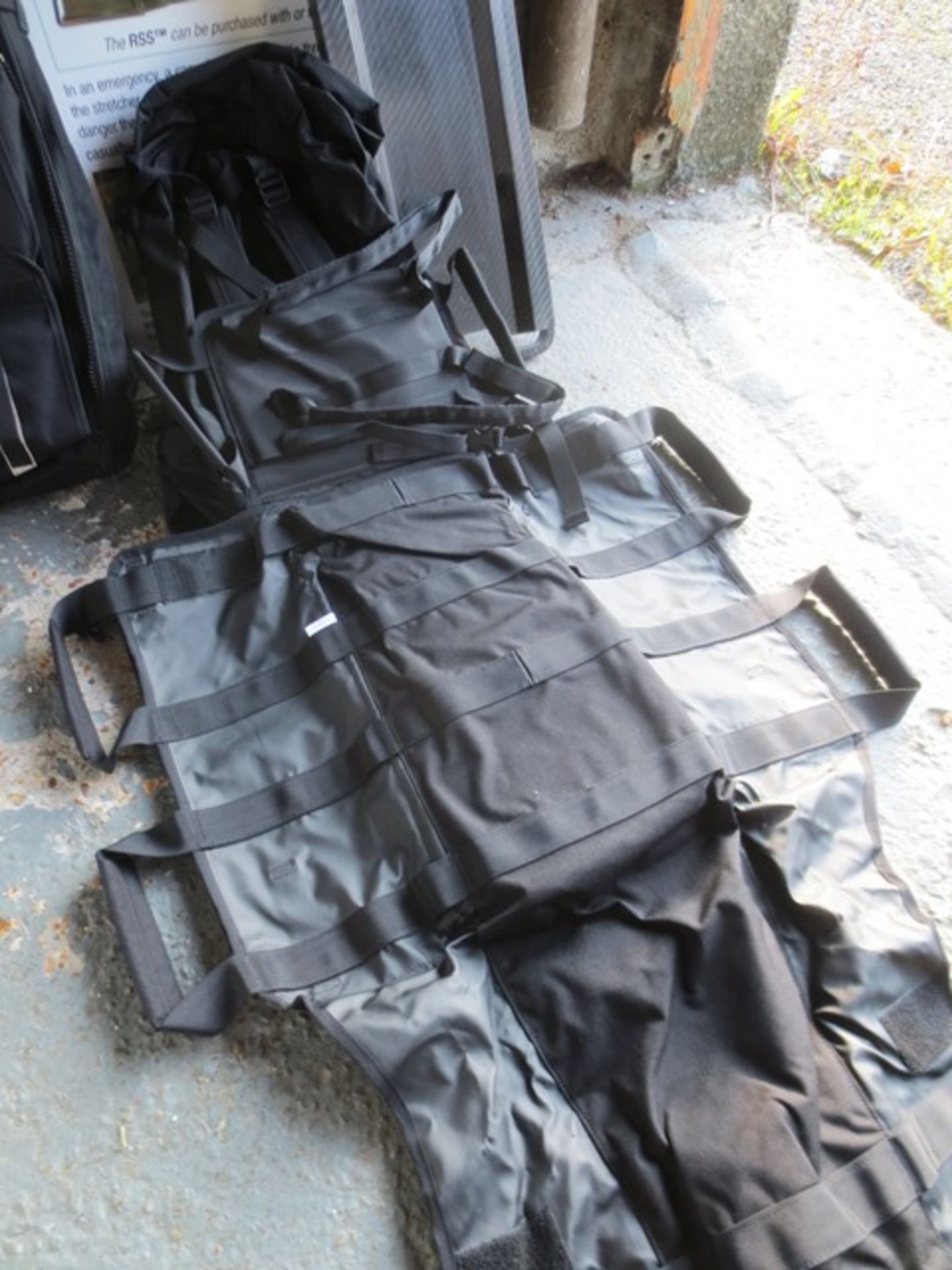 Black Rucksack Stretcher Systems (RSS) Day sack/grab bag, fold out rucksack stretcher, with - Image 4 of 9
