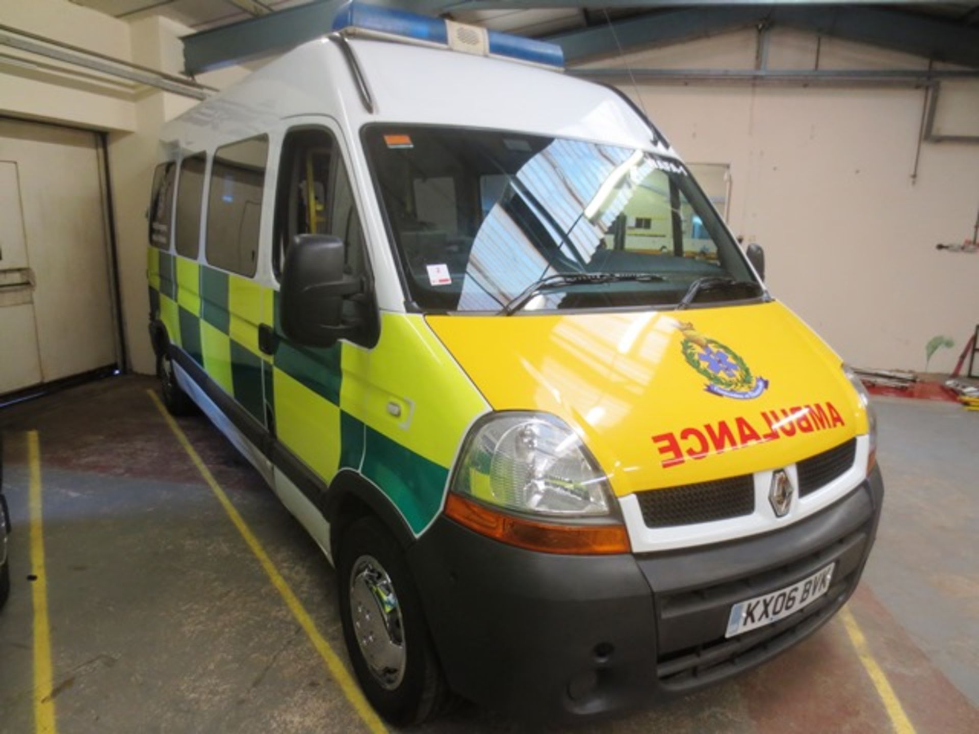 Renault Master LM35 Dci 100 LWB 2463cc diesel ambulance, reg no: KX06 BVK, MOT: 8/2/17, Company ref: - Image 3 of 13