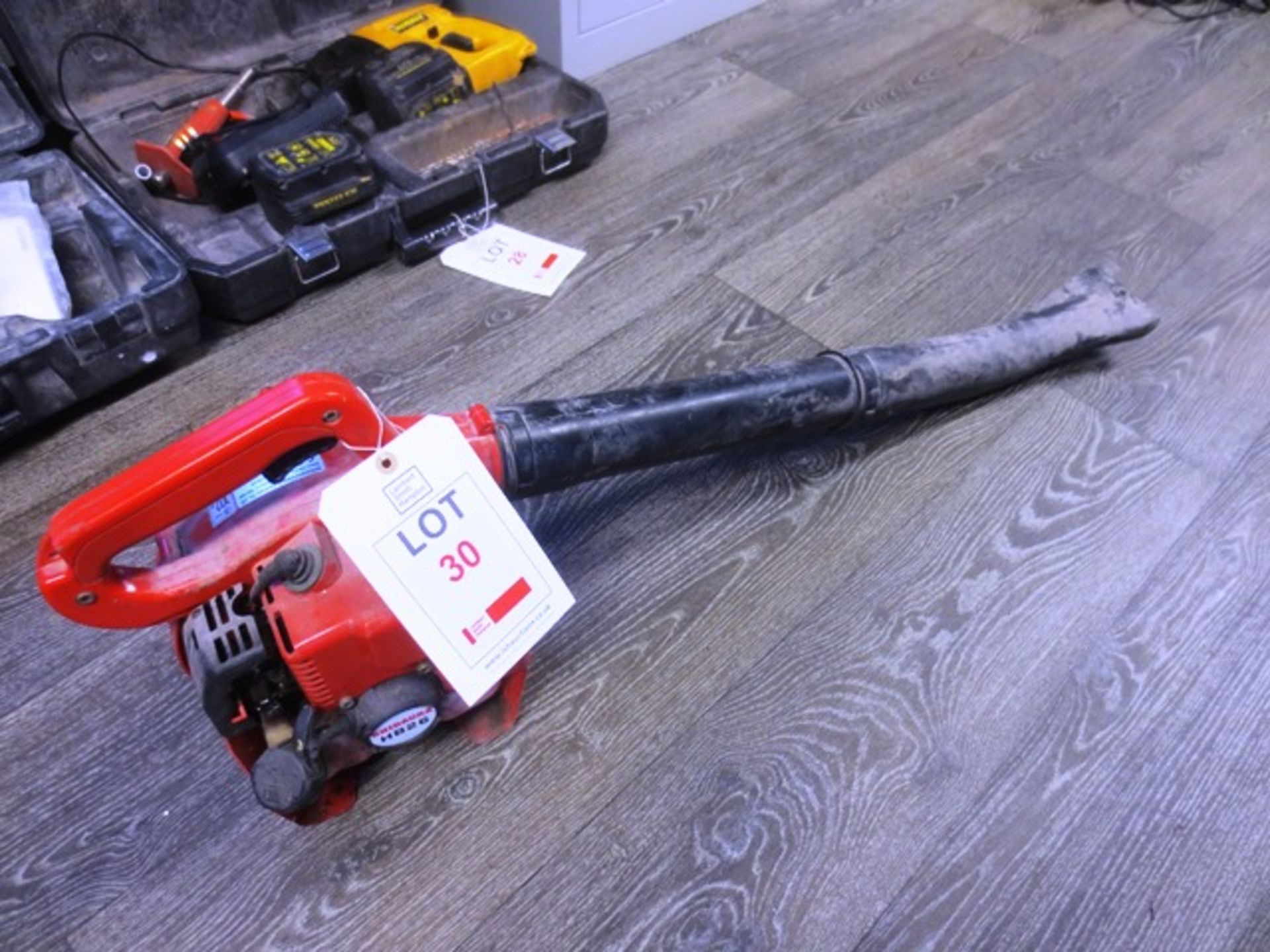 SHIBAURA HB26 petrol powered leaf blower (2006)