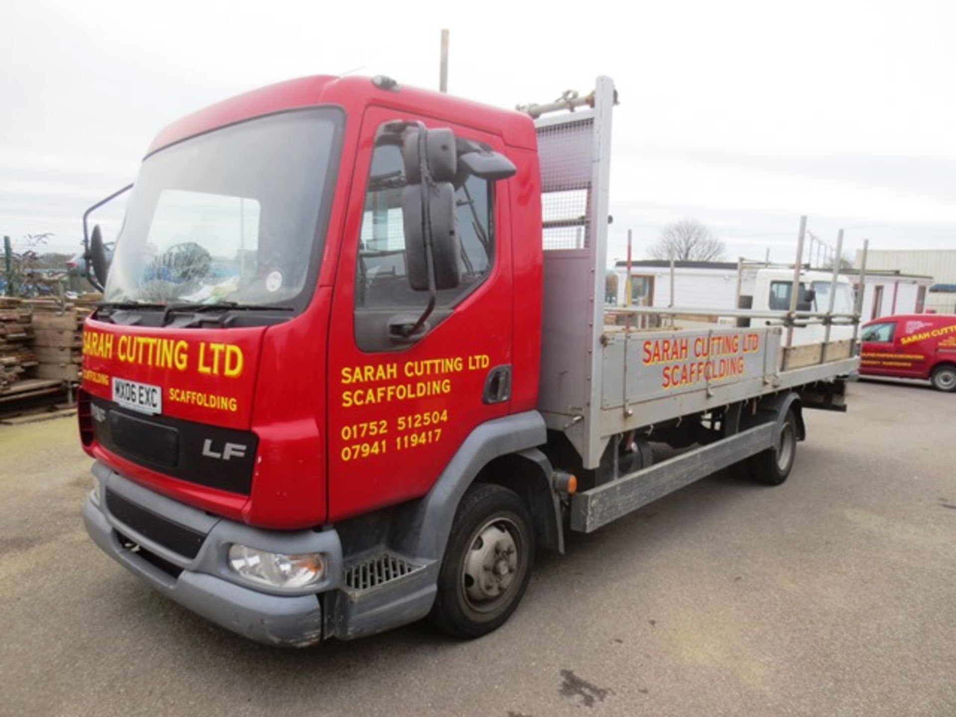 Leyland DAF LF45.150 dropside flat bed lorry, 7500kgs, 4.0 (2006), reg no: MX06 EXC, MOT: 30/11/ - Image 4 of 9