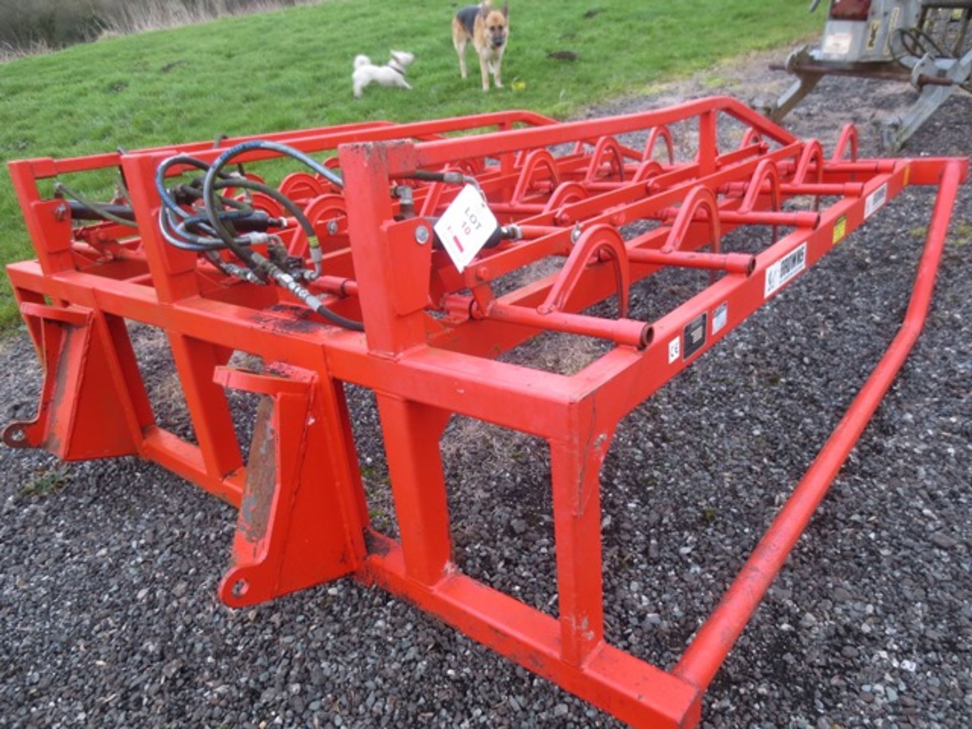 Browns Agricultural Machinery SB3 hay flat 8 bale grab. Load Capacity: 3000kg - Image 2 of 3