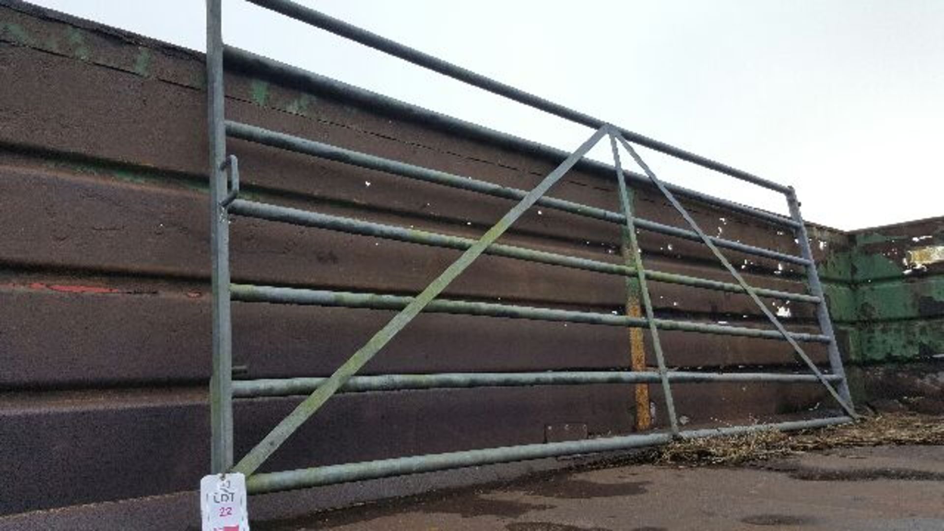 7 bar galvanised steel gate, 3860mm x 1530mm