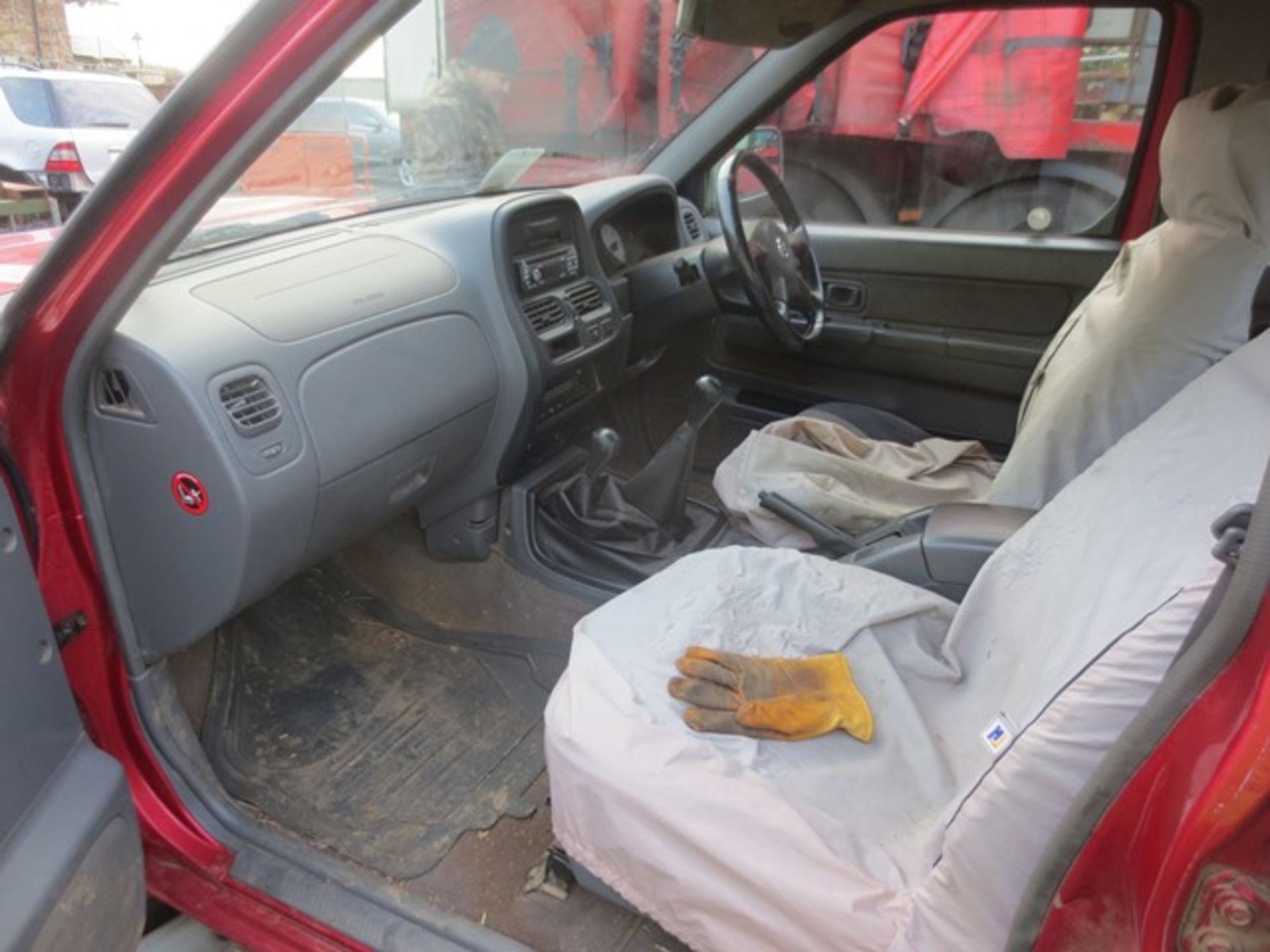 Nissan Pickup truck with crew cab, Reg: SC03 FEX, Recorded: 102529 miles. Used as off road farm - Bild 4 aus 9