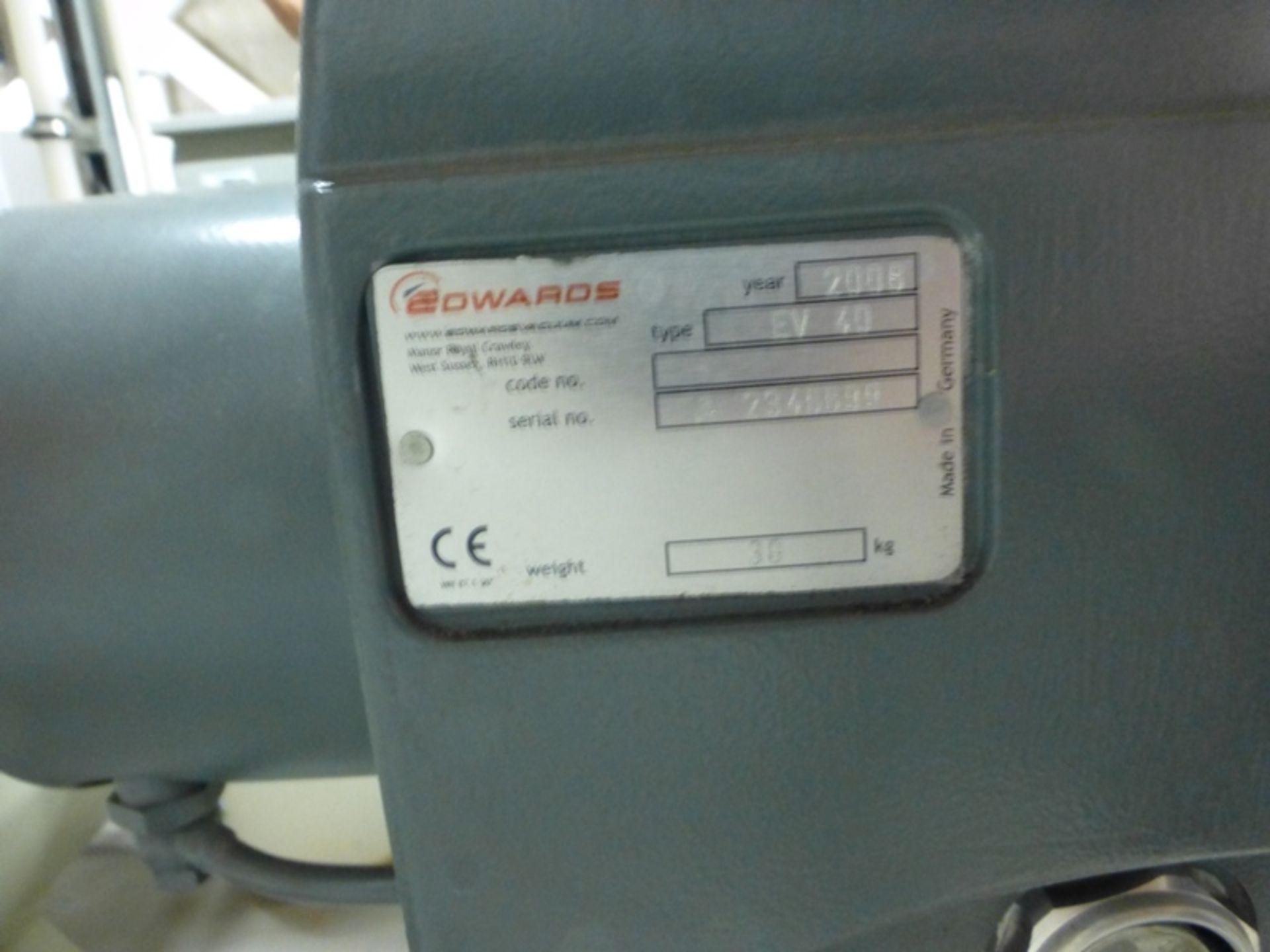 Edwards EV40 receiver mounted rotary vane vacuum pump, s/n A2346699 (2008) 230ltr receiver capacity - Bild 3 aus 3