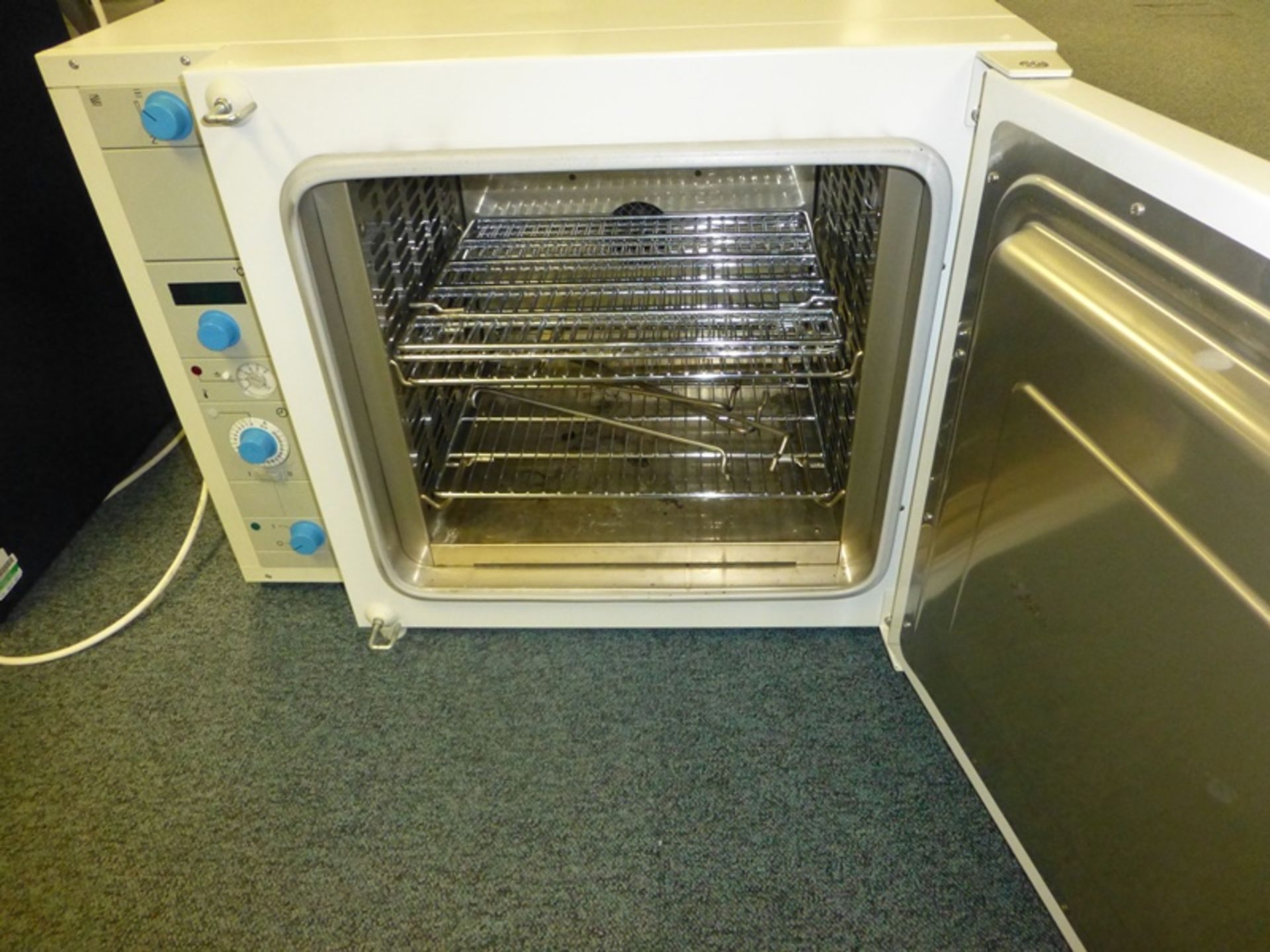Heraeus benchtop incubator, internal dimensions, 400mm x 340mm x 380mm - Image 2 of 2