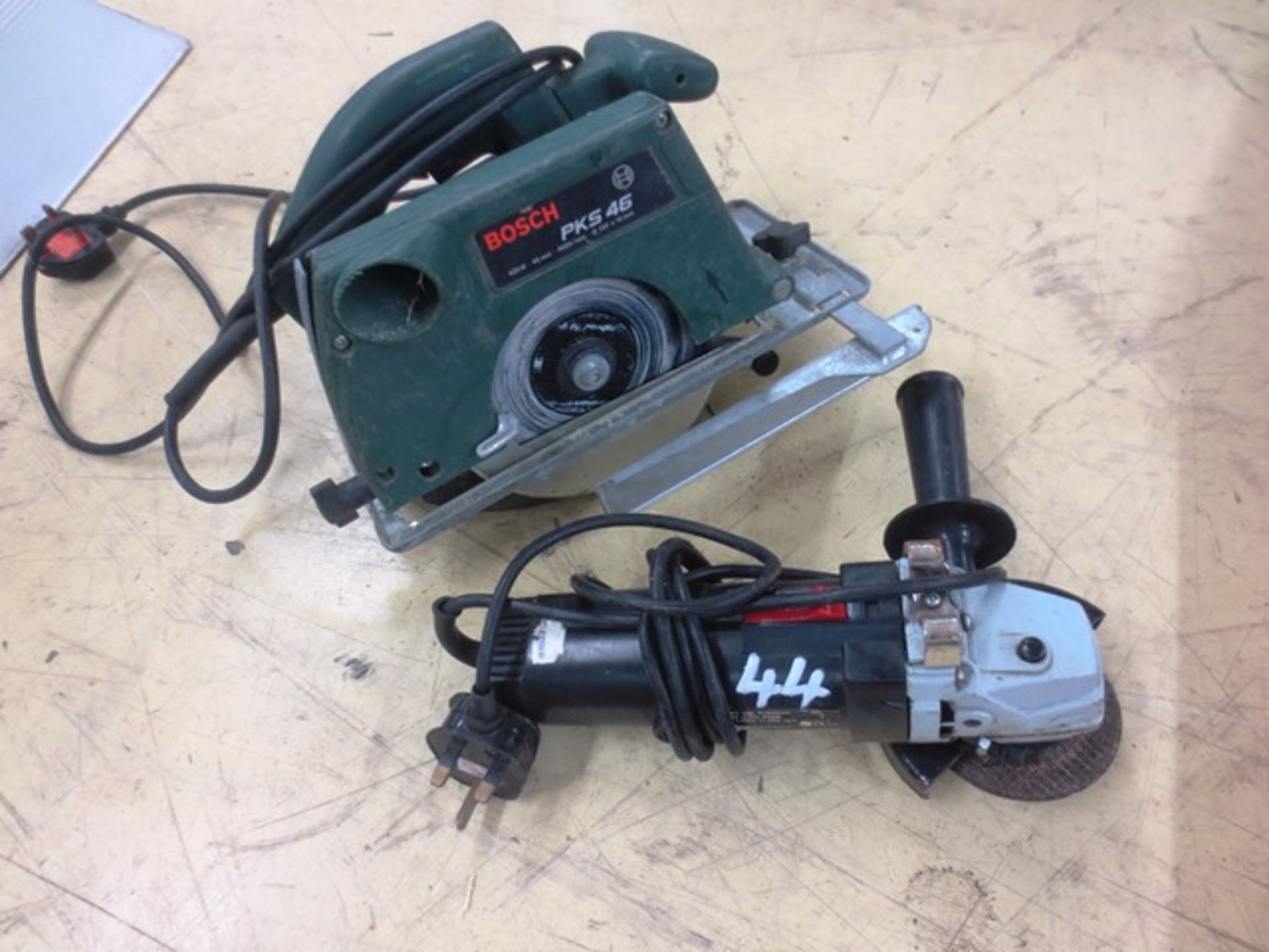 Bosch PKS 46 circular saw, 240v, and angle grinder, 240v