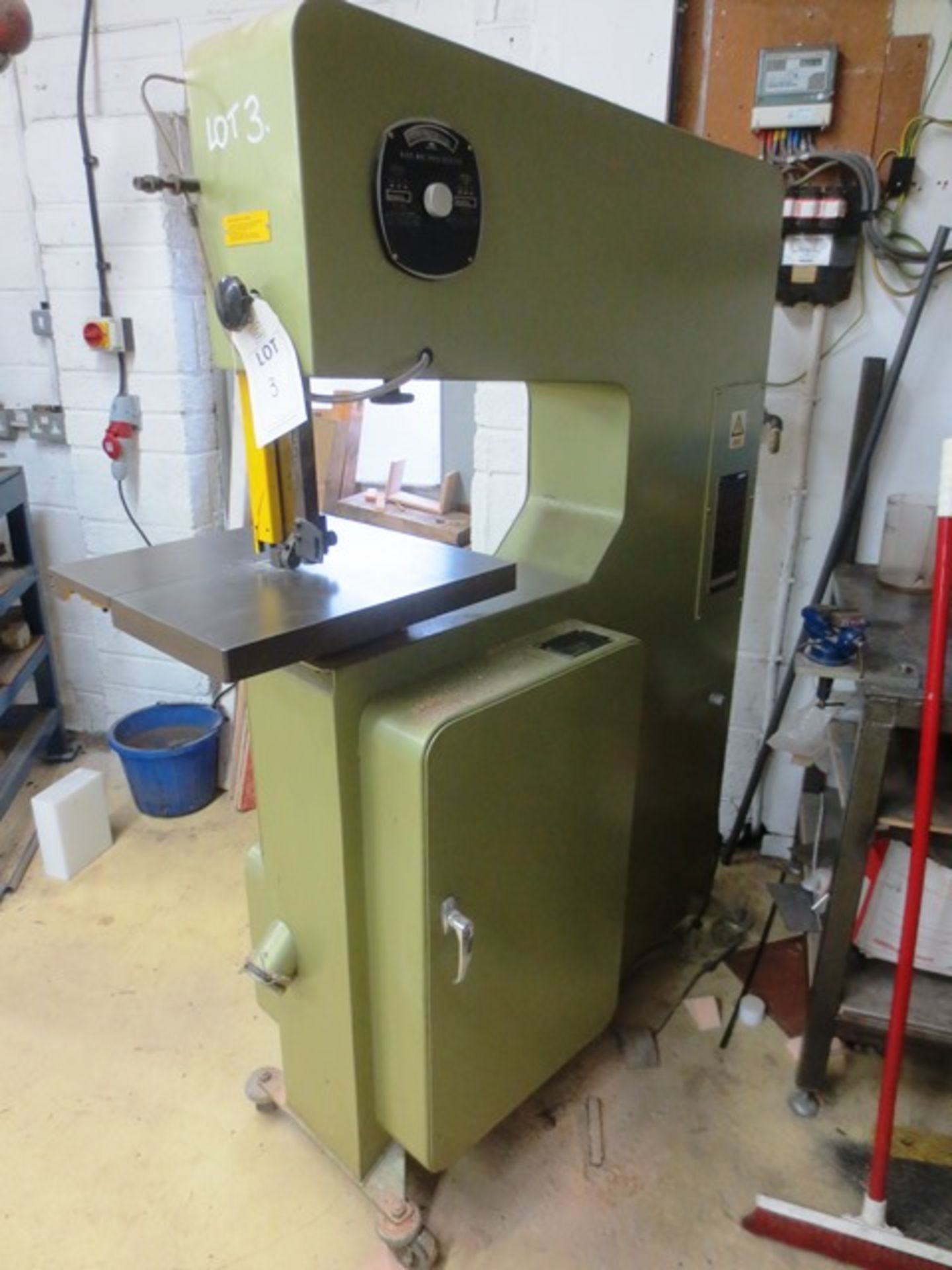 Startrite 24-V-10 bandsaw, serial no: 95992, throat size 24", table size 19 x 19", max blade - Image 3 of 3