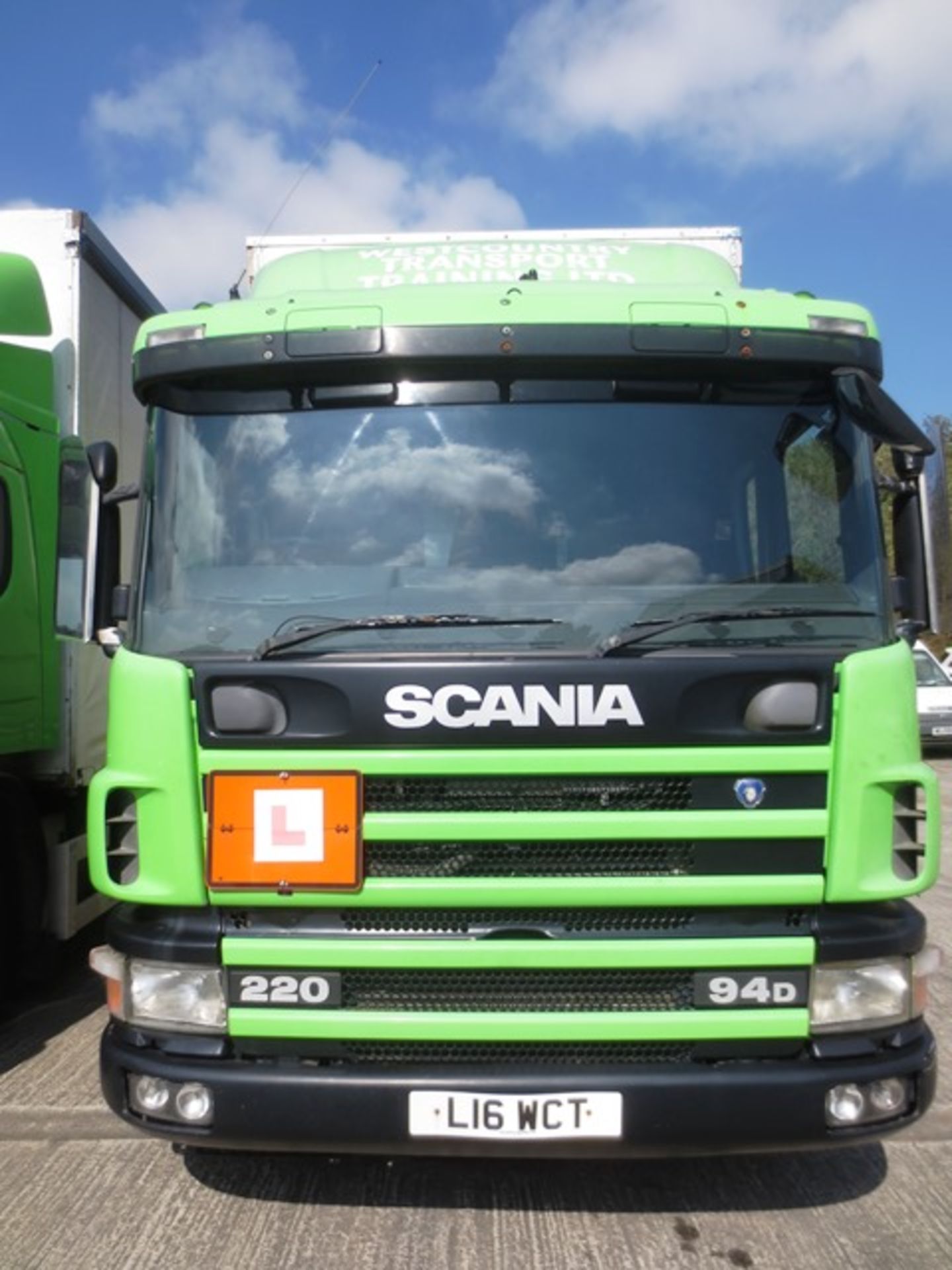 Scania 4-Series 220 94D, 8970cc diesel, curtainside sleeper cab lorry, cab type: CP19, serial no: - Image 2 of 16