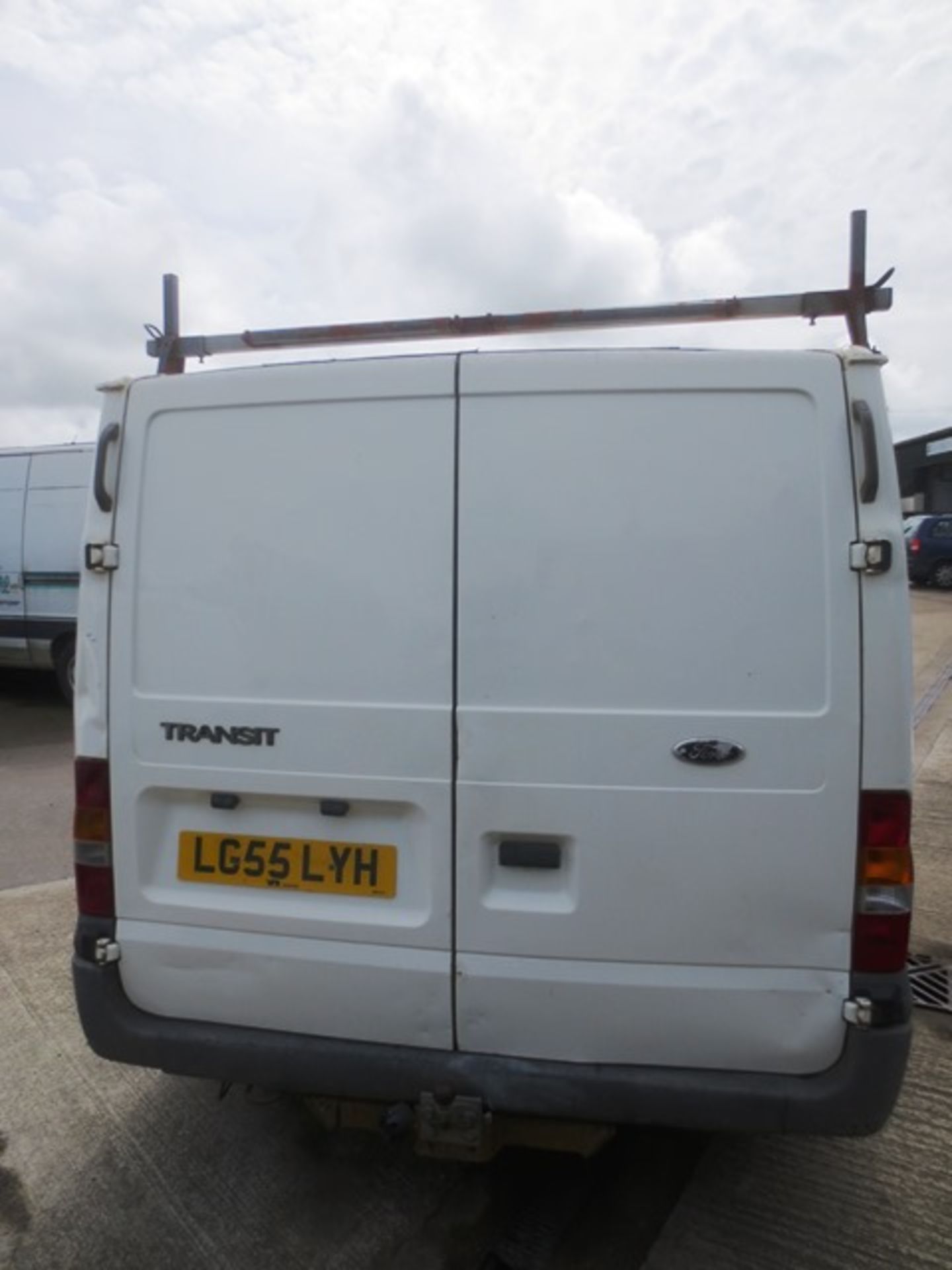 Ford Transit 300 SWB panel van, 1998cc diesel (2005), MOT: 30/11/17, mileage: 89,921 (mileage - Bild 5 aus 12