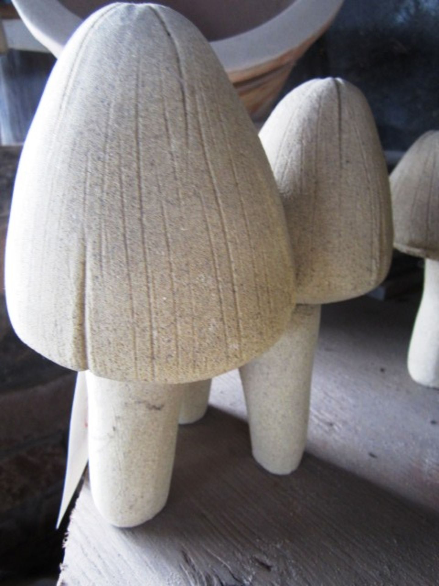 3 x reconstituted concrete stone 2-piece 3-head toadstools, approx. dimensions: height 260mm x - Image 3 of 4