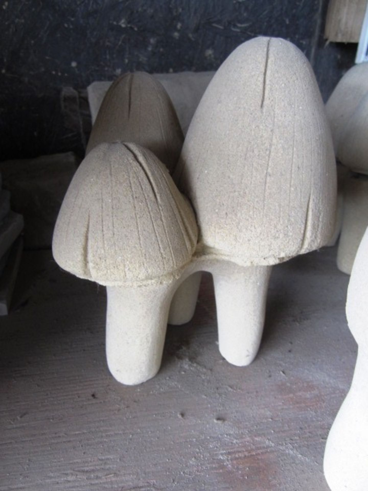 3 x reconstituted concrete stone 2-piece 3-head toadstools, approx. dimensions: height 260mm x - Image 4 of 4