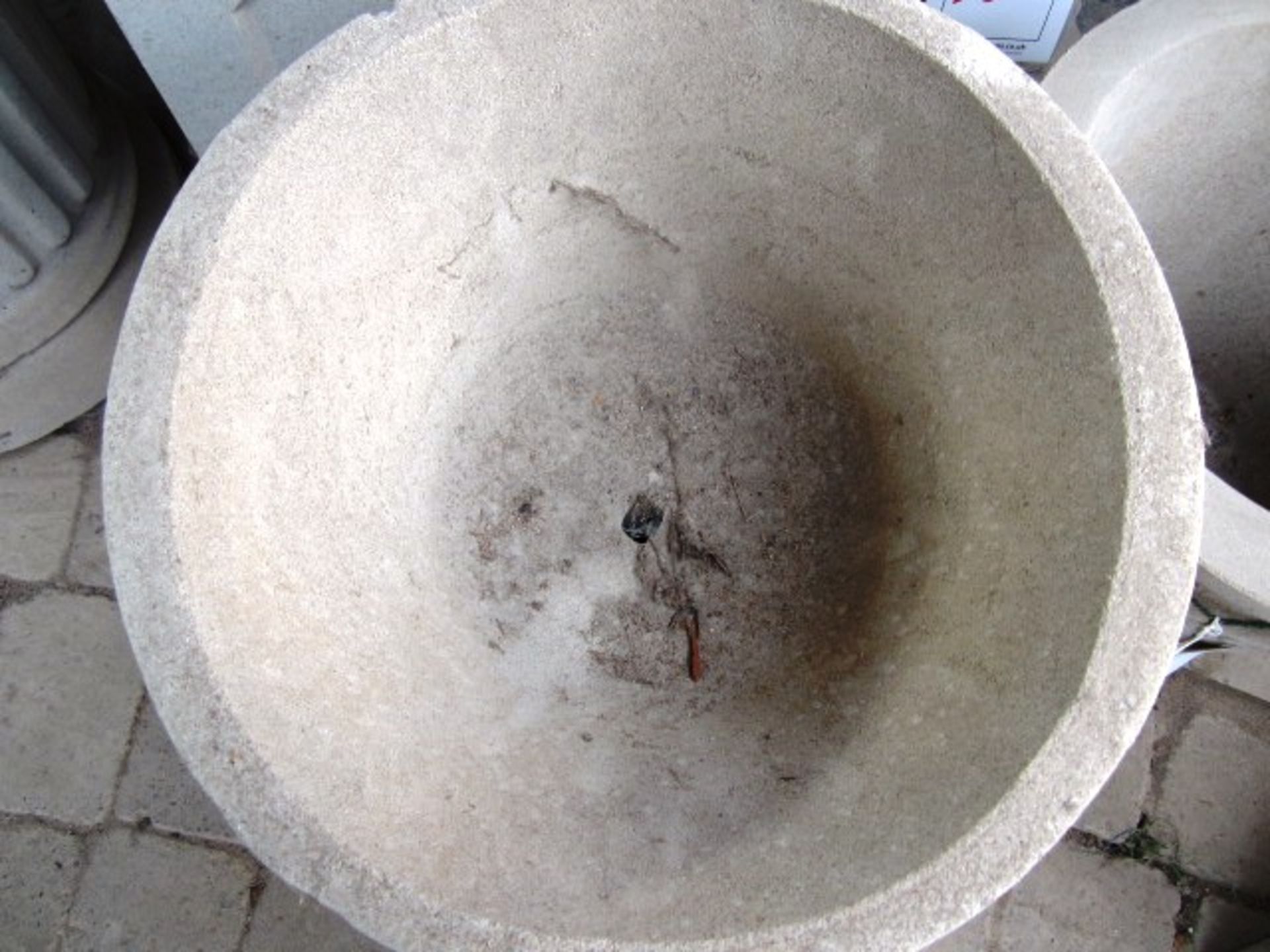 Reconstituted concrete stone circular planter, mounted on plinth. approx. dimensions: height 400mm x - Image 2 of 2