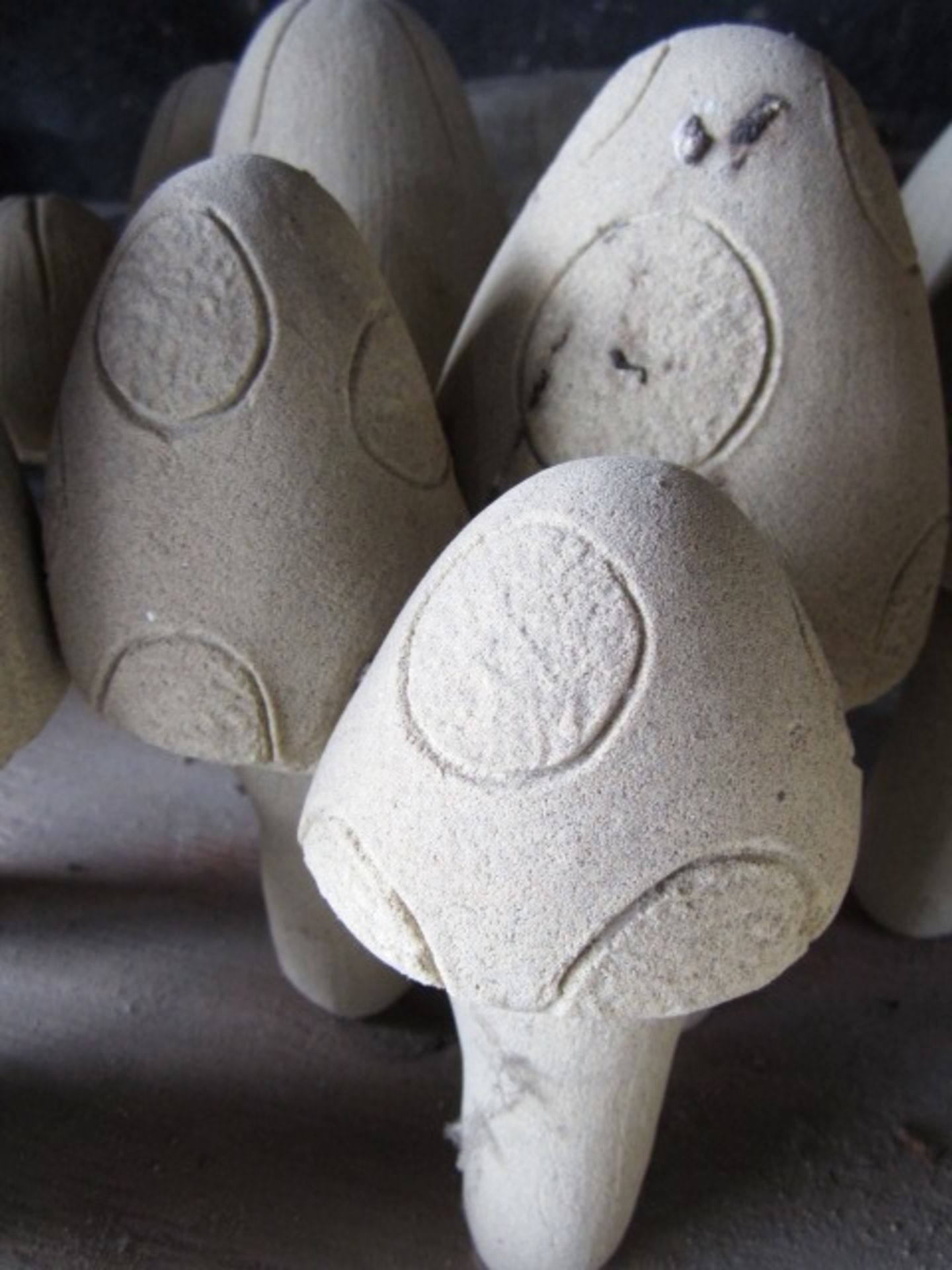 3 x reconstituted concrete stone 2-piece 3-head toadstools, approx. dimensions: height 260mm x - Image 2 of 4