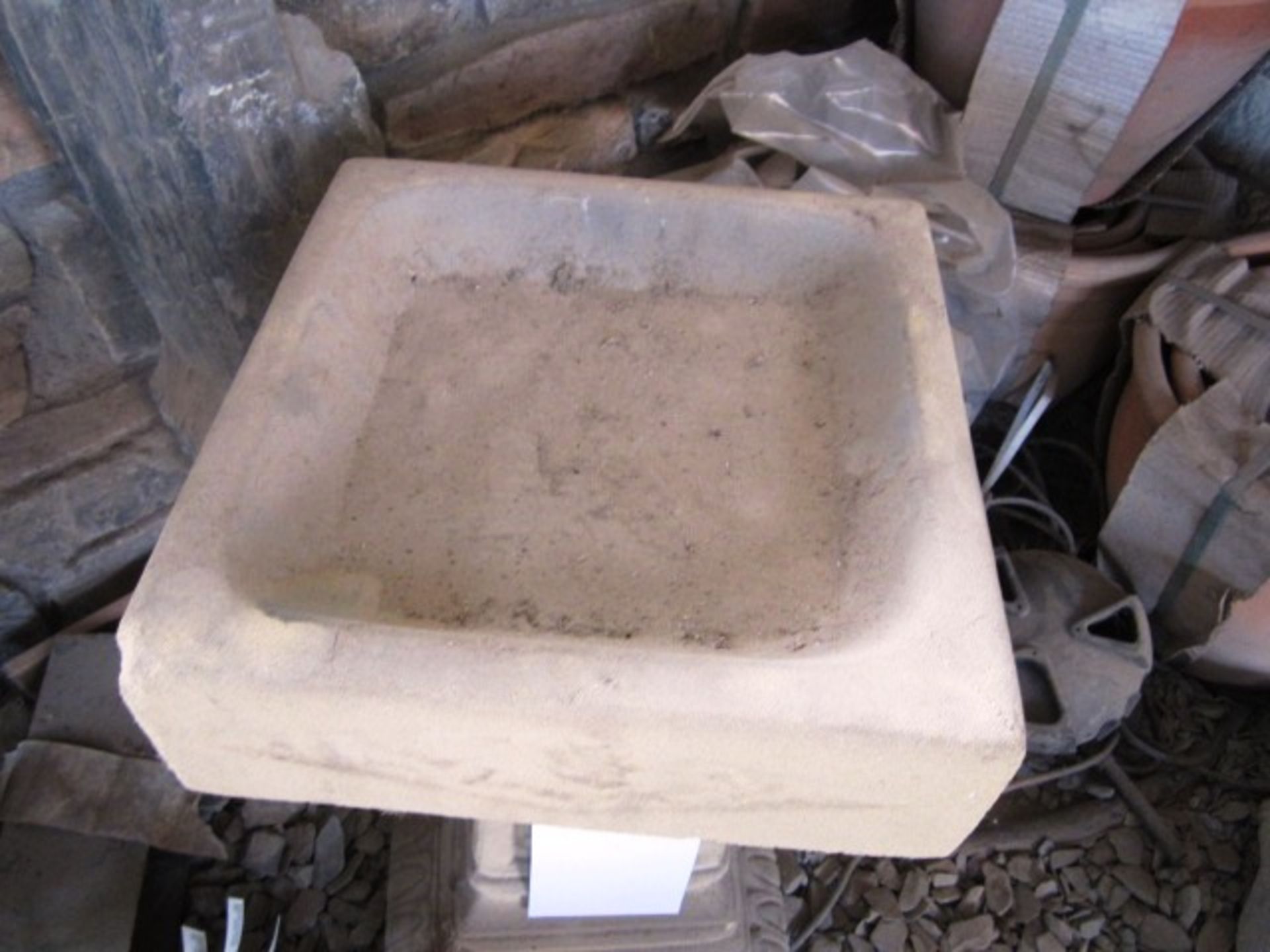 Reconstituted concrete stone decorative 2-piece bird bath and plinth. approx. dimensions: height - Image 2 of 2