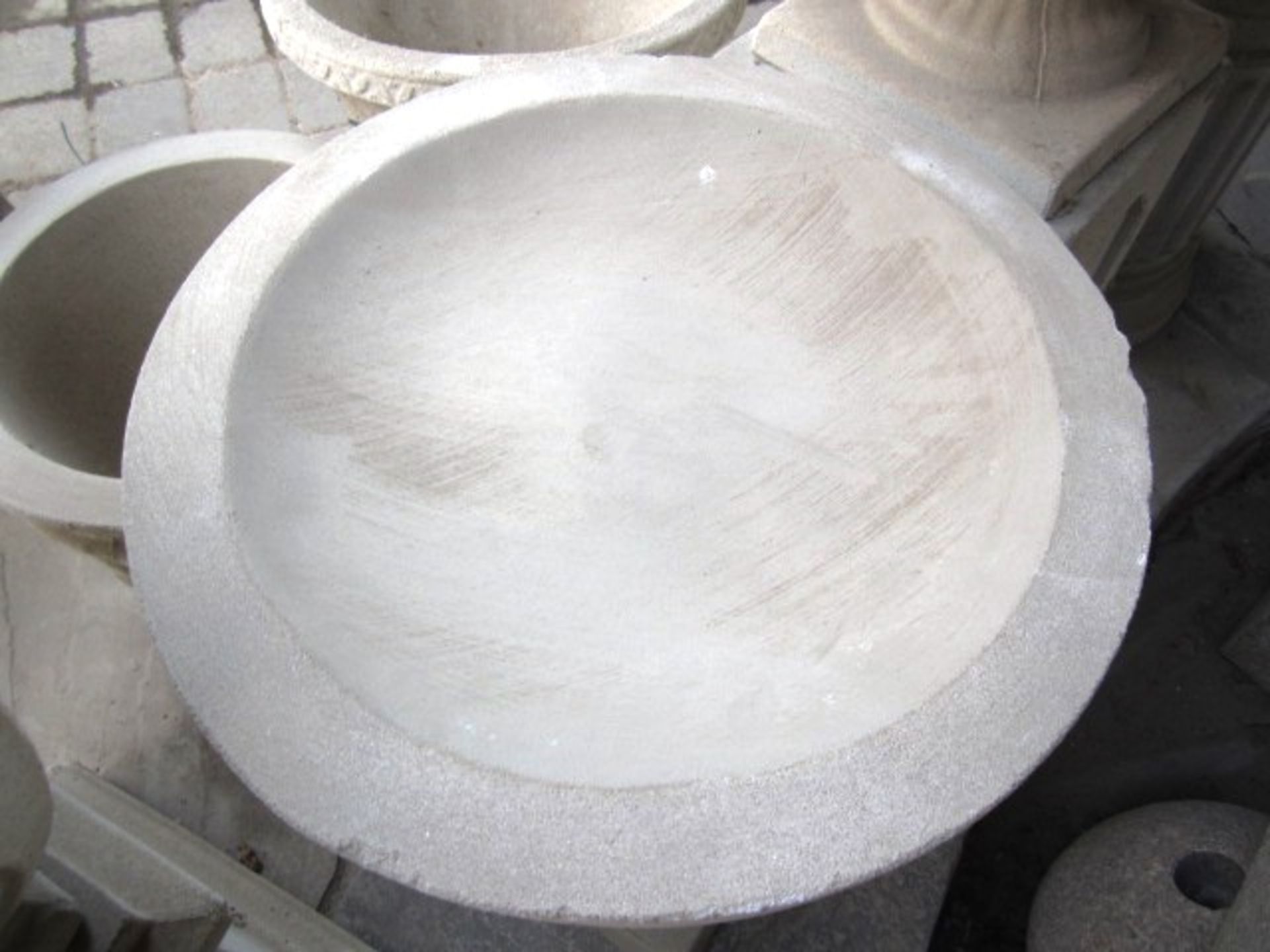 Reconstituted concrete stone 3-piece circular bird bath, plinth and base. approx. dimensions: height - Image 2 of 2