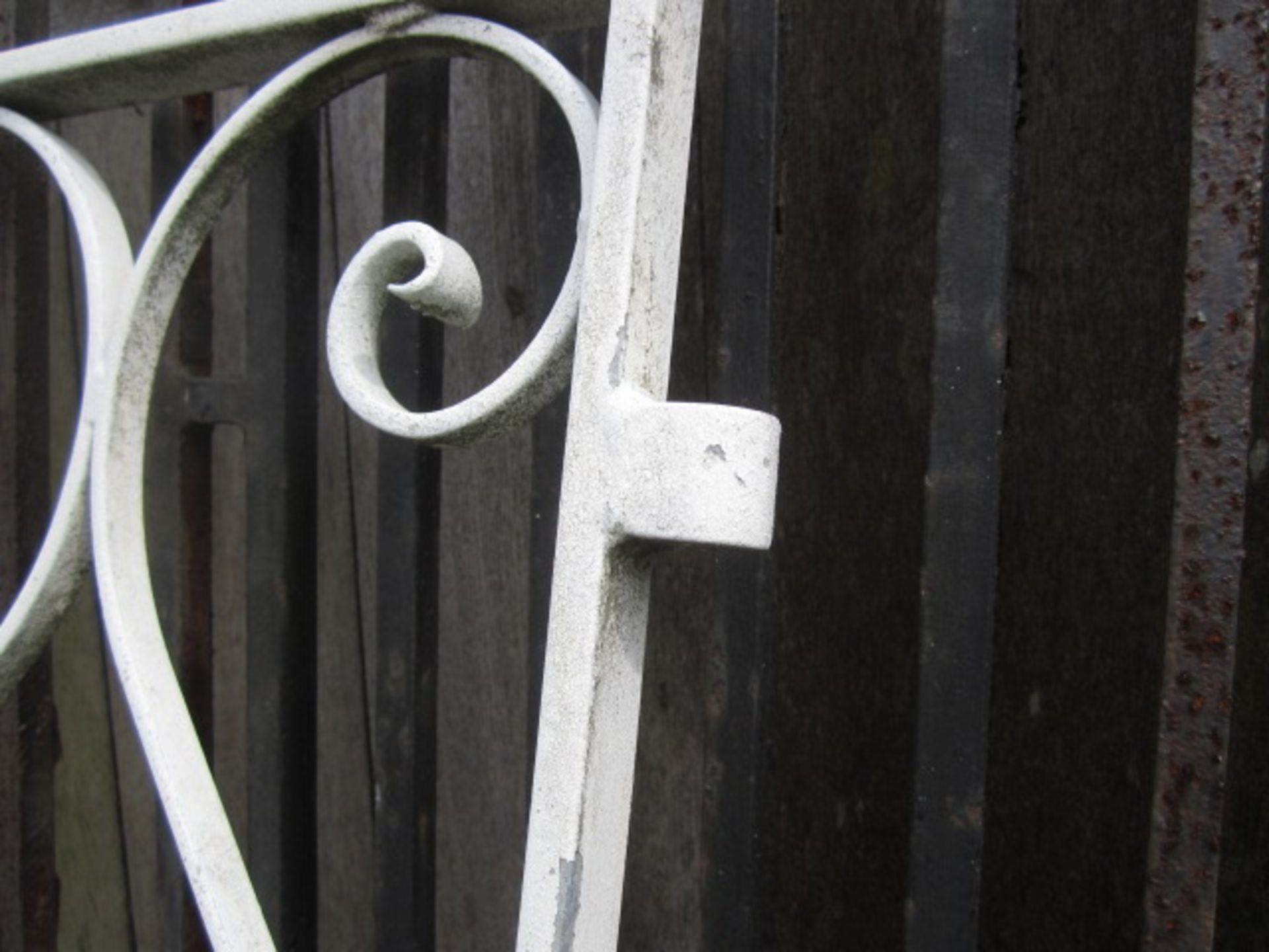 Reclaimed metal ornate single gates, approx. size width: 39" x height: 75". - Image 4 of 4