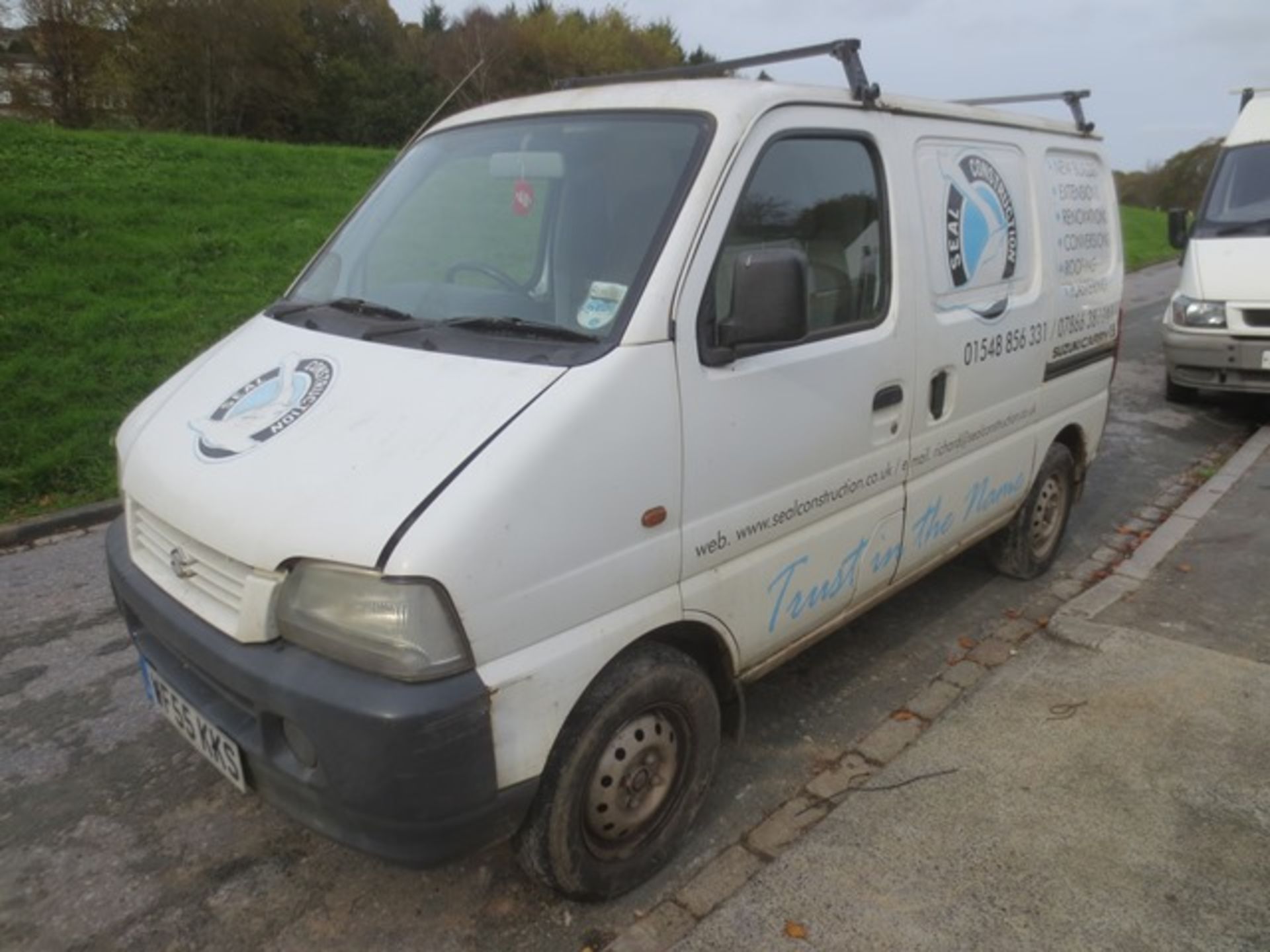 Suzuki Carry 1.3 petrol panel van, reg no: WF55 KKS (2005), MOT: assumed valid, recorded mileage: - Image 2 of 5
