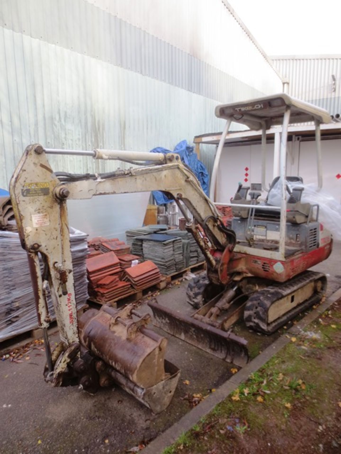 Takeuchi TB016 hydraulic rubber tracked mini excavator, serial no: 11617615 (2008), Hours: TBC,