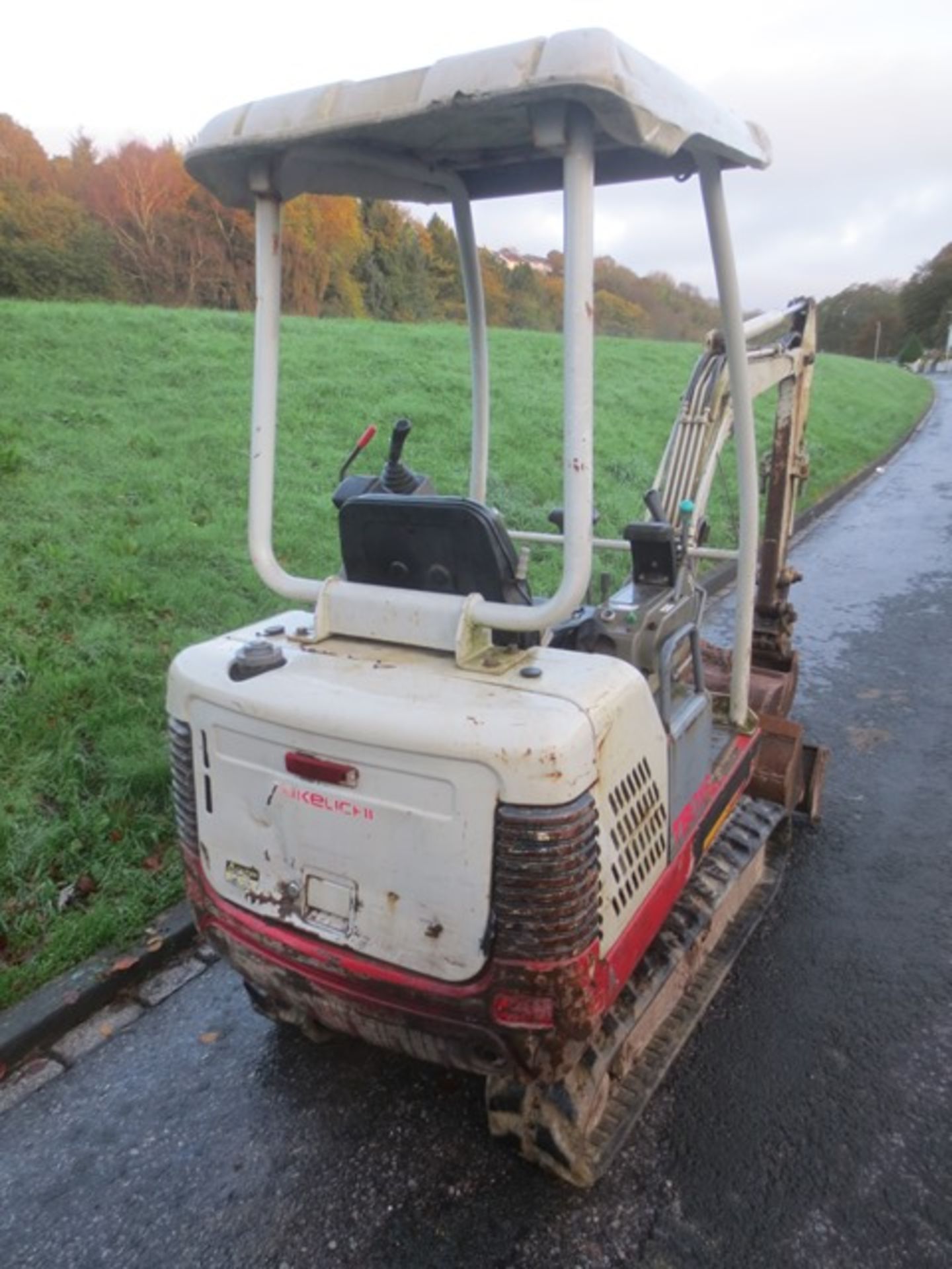 Takeuchi TB016 hydraulic rubber tracked mini excavator, serial no: 11617615 (2008), Hours: TBC, - Image 3 of 6