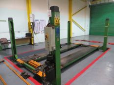 3.5 tonne 4 post vehicle lift c/w 2.6 tonne jacking beam. * A current LOLER certificate is available