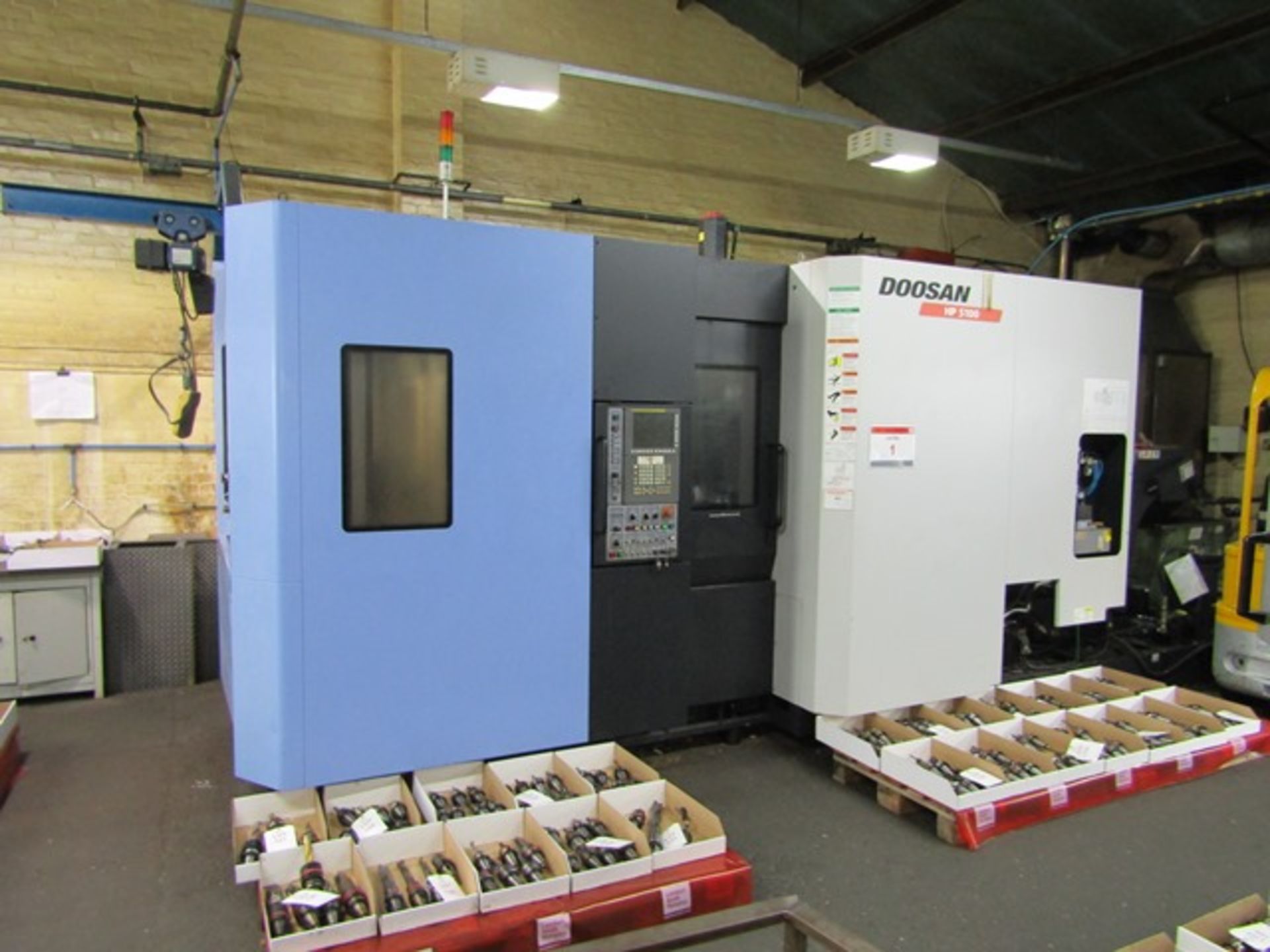 Doosan HP5100 CNC twin pallet horizontal machining centre, serial no: HP510276 (2010), Fanuc