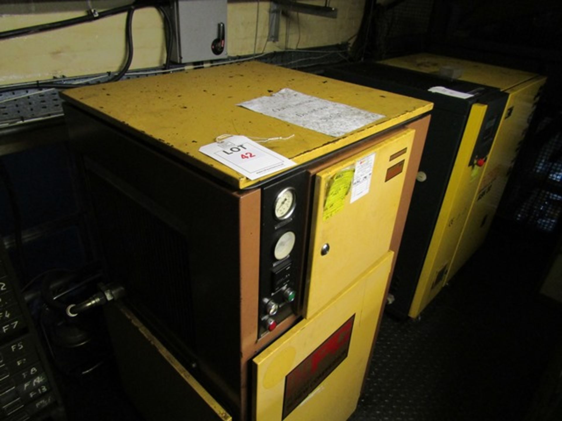 HPC Plusair SK18 packaged rotary screw air compressor set, serial no: 1228 (2005), 39,899 recorded - Image 2 of 5