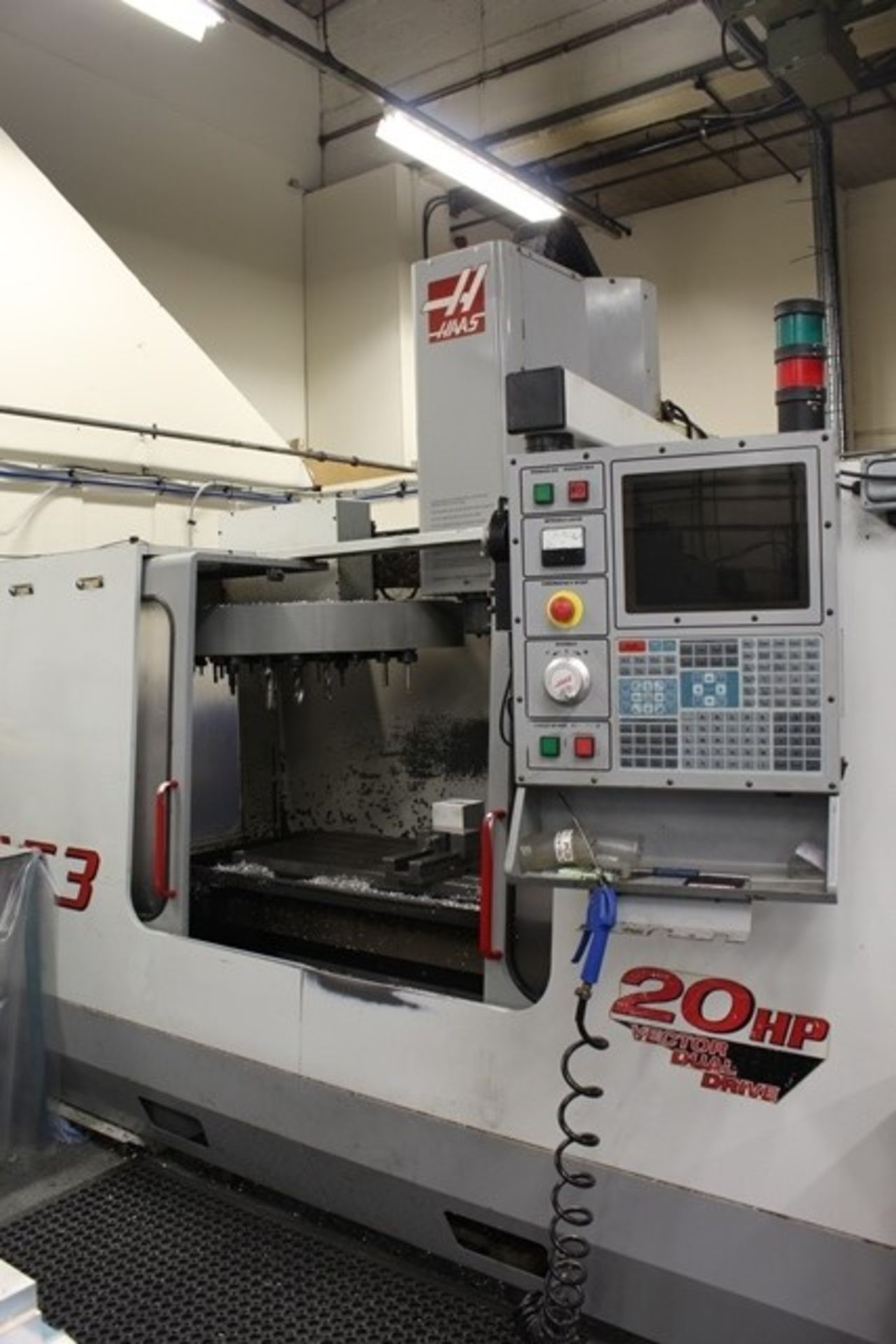 Haas model VF3, CNC vertical machining centre, serial no: 20843 (2001), Haas CNC control with hand - Image 2 of 9