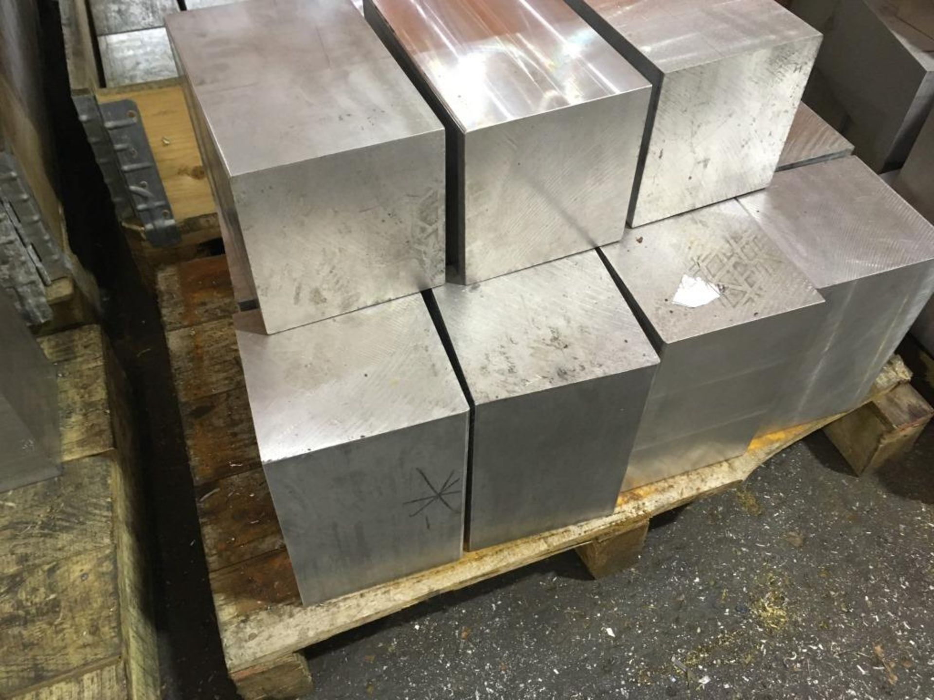 Large quantity of aluminium cut to length blanks, six pallets - Image 4 of 7