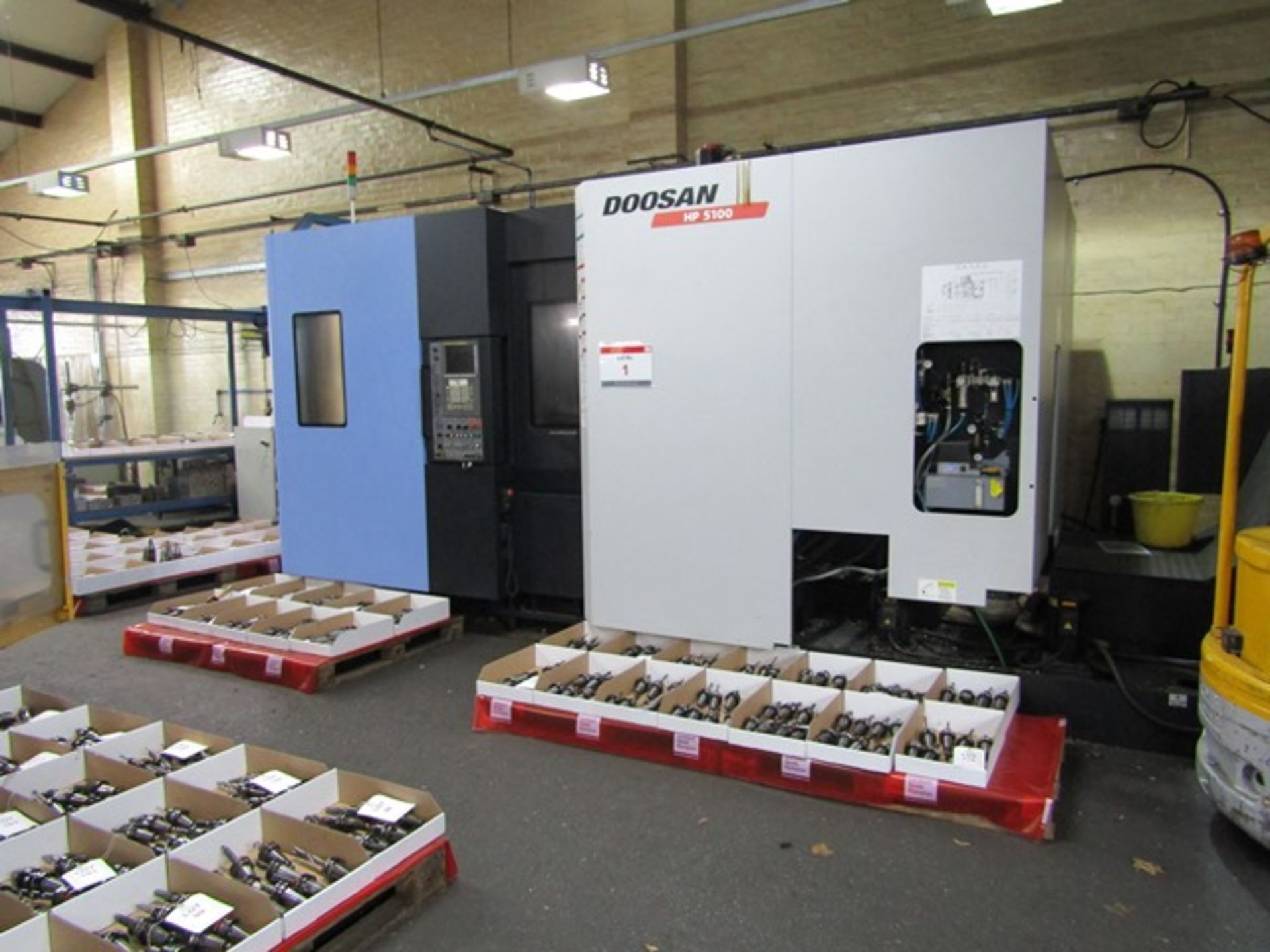 Doosan HP5100 CNC twin pallet horizontal machining centre, serial no: HP510276 (2010), Fanuc - Image 3 of 19