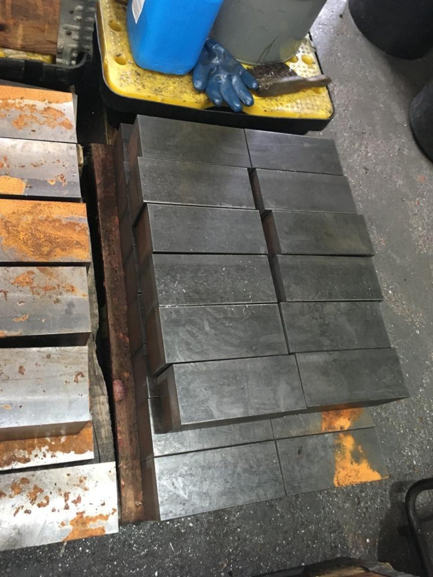 Large quantity of mild steel cut to length blanks, seven pallets - Image 7 of 8