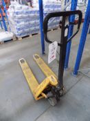 2000kg hand pallet truck, 550mm fork width and 1150mm fork length (faulty, for spares or repair)