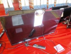 Two Seiki 32" LED TVs, model: SE32HD07UK, with remote (Please note: certain TVs currently have 3 amp