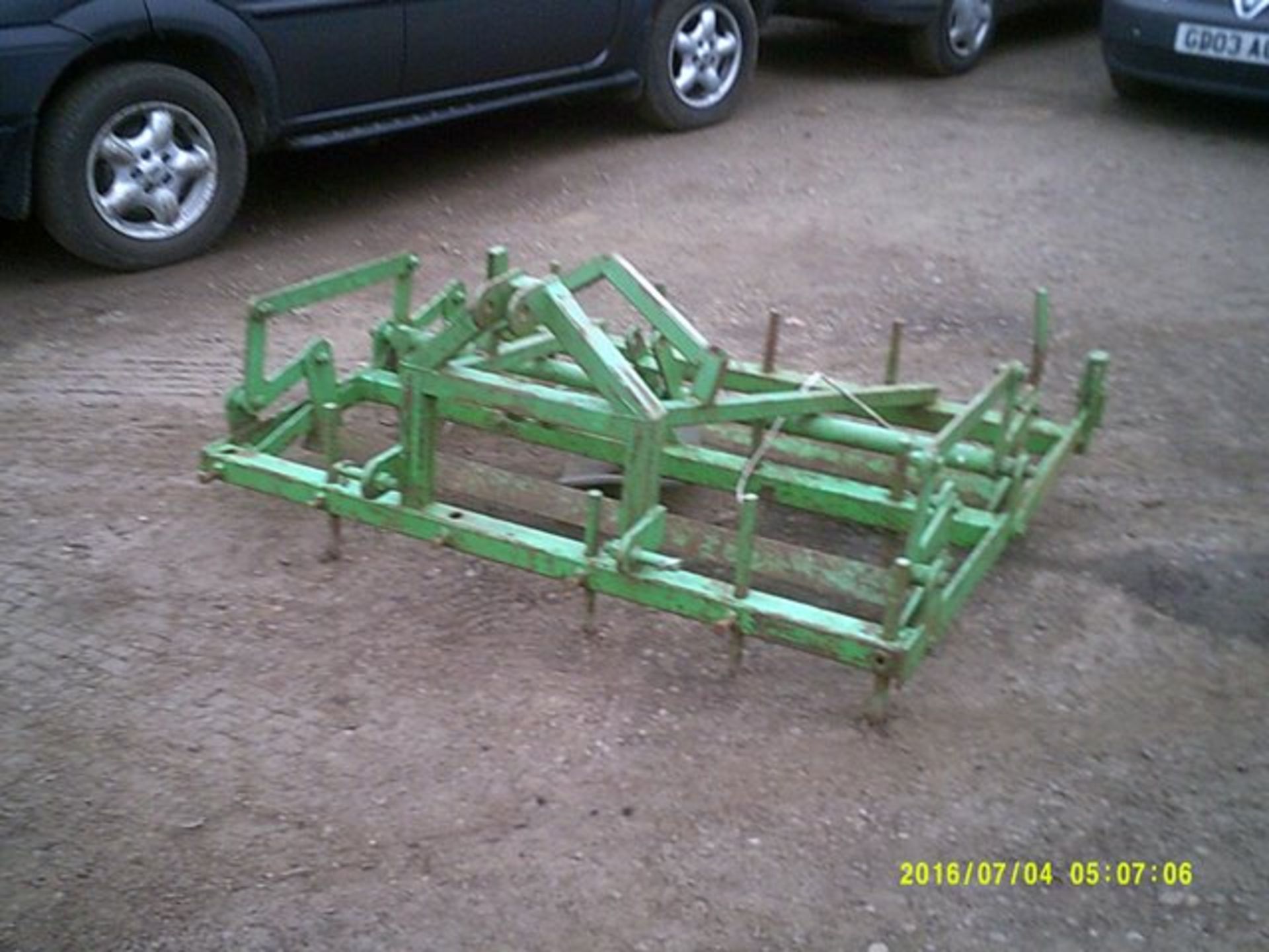 Levelling harrow, 4' approx. (missing ram - for spares/repair) - Image 4 of 4