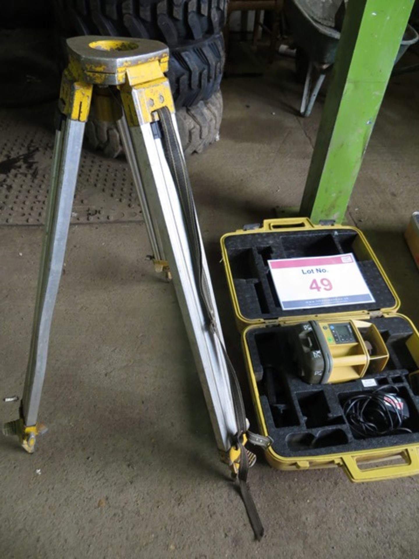 Topcon RL-H2SA Duel Grade Laser Level & Tripod including Receiver - Image 3 of 3