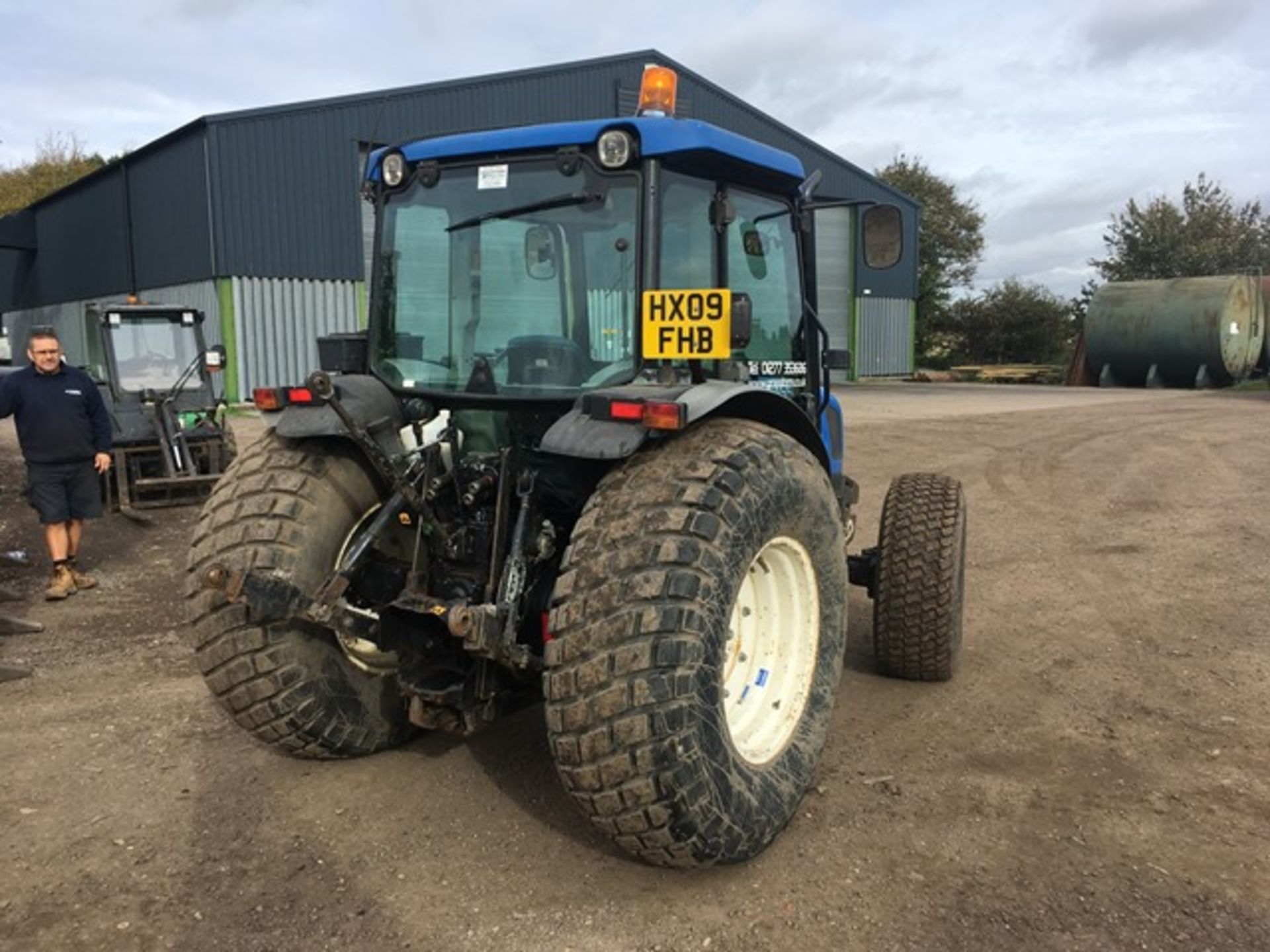 New Holland T4020 tractor fitted with grassland tyres, creep speed gear box, 2 no. exterior - Image 5 of 11