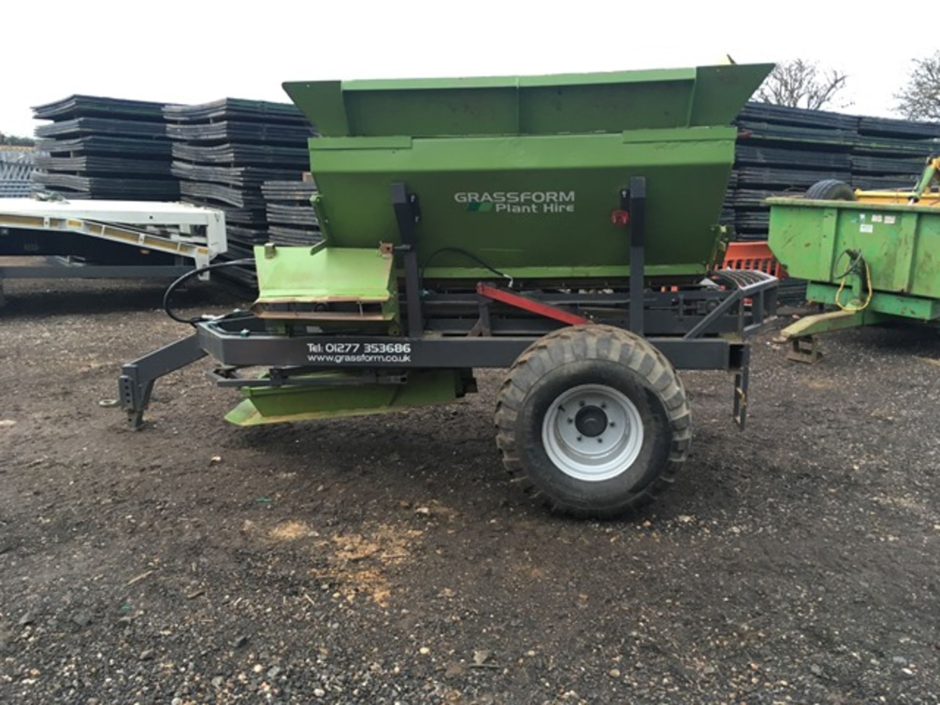 Bespoke/adapted sand/gravel back filling trailer, 3 ton, hydraulic drives year 2015