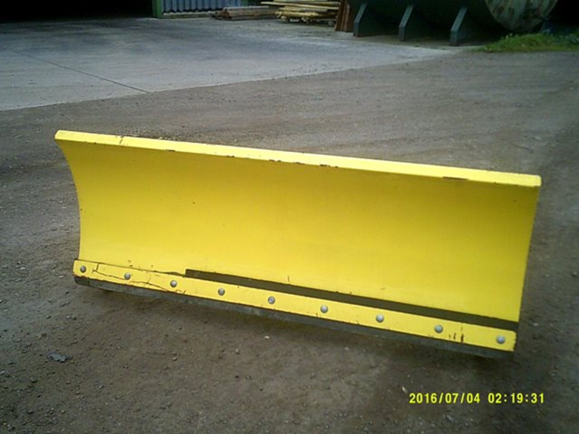 Snow plough to fit John Deere loader. Serial no. 098, year 2011