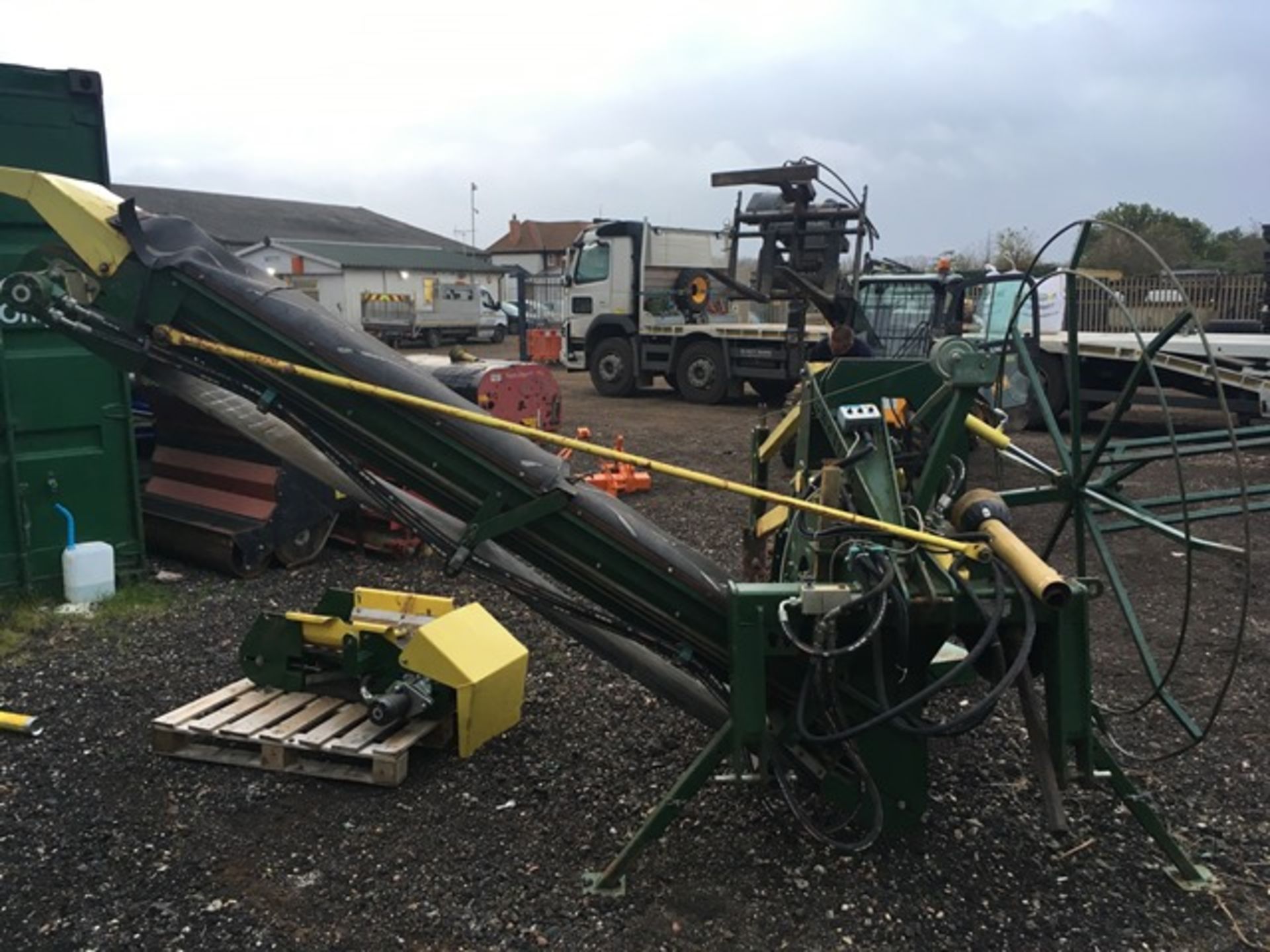 Shelton SCT100 chain trencher, fitted with long and short conveyors, pipe reel and layer, laser - Image 4 of 5