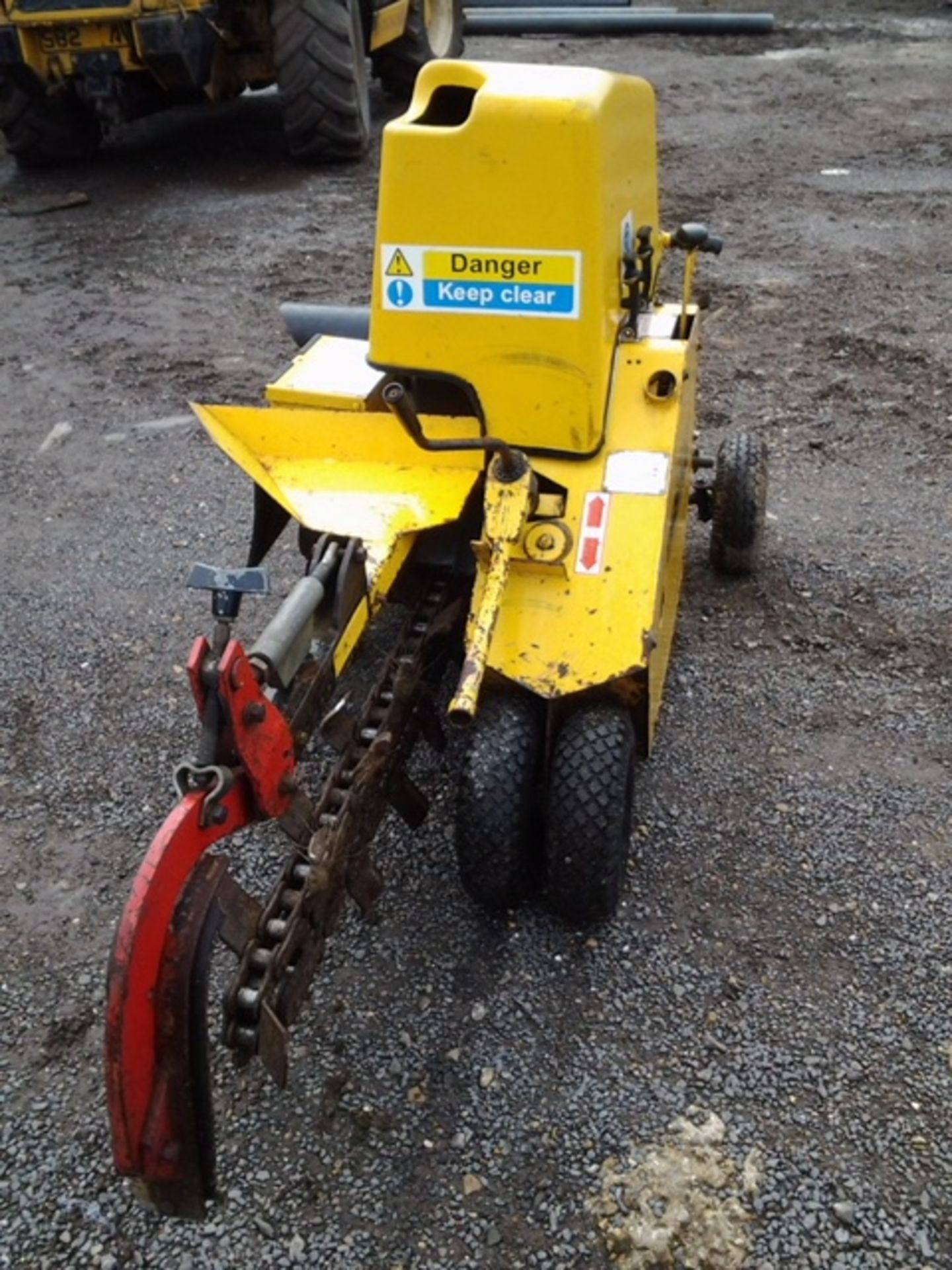 AFT F639 Pedestrian Trencher digs to 550mm depth with spoil to side of trench. Serial F2870/3... - Image 2 of 4