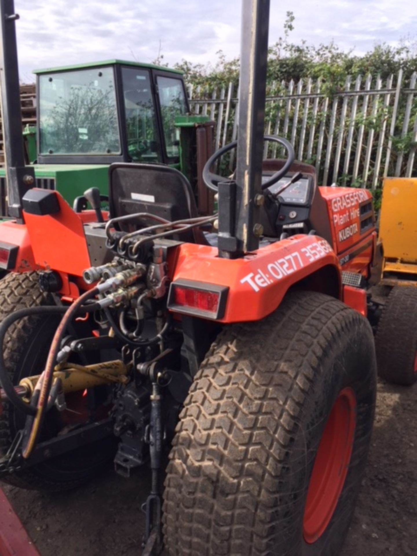 Kuboto ST30 tractor on turf tyres 2424 Hours - Image 9 of 10