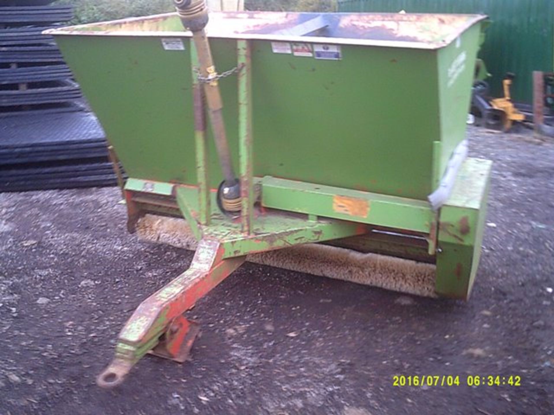 Ultraplant 4 ton sand spreader, Serial no. 3966190, 2m approx. - Image 5 of 5