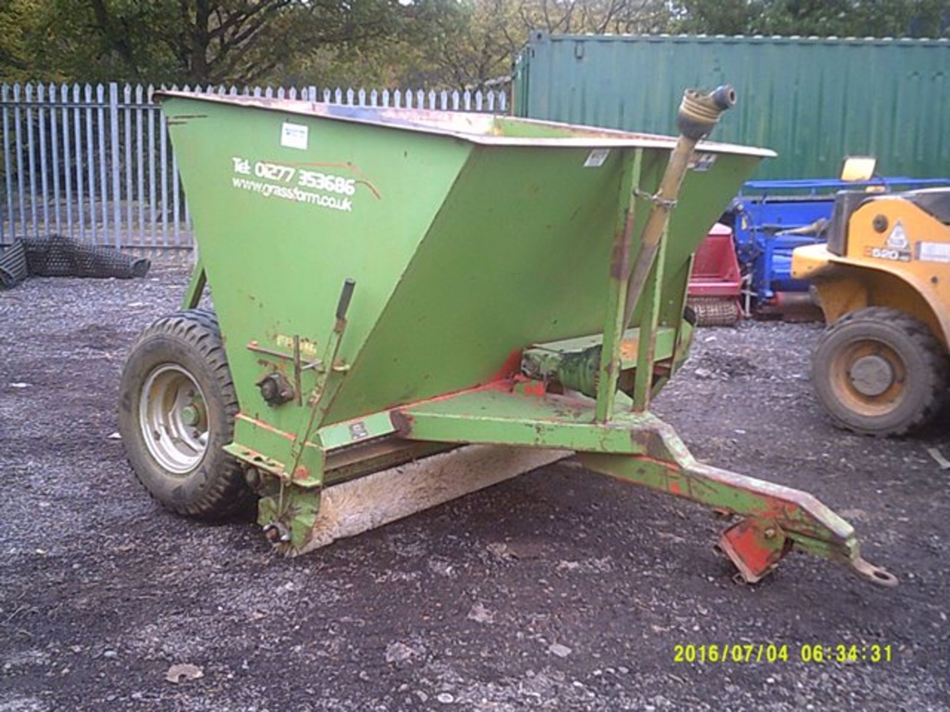 Ultraplant 4 ton sand spreader, Serial no. 3966190, 2m approx. - Image 2 of 5